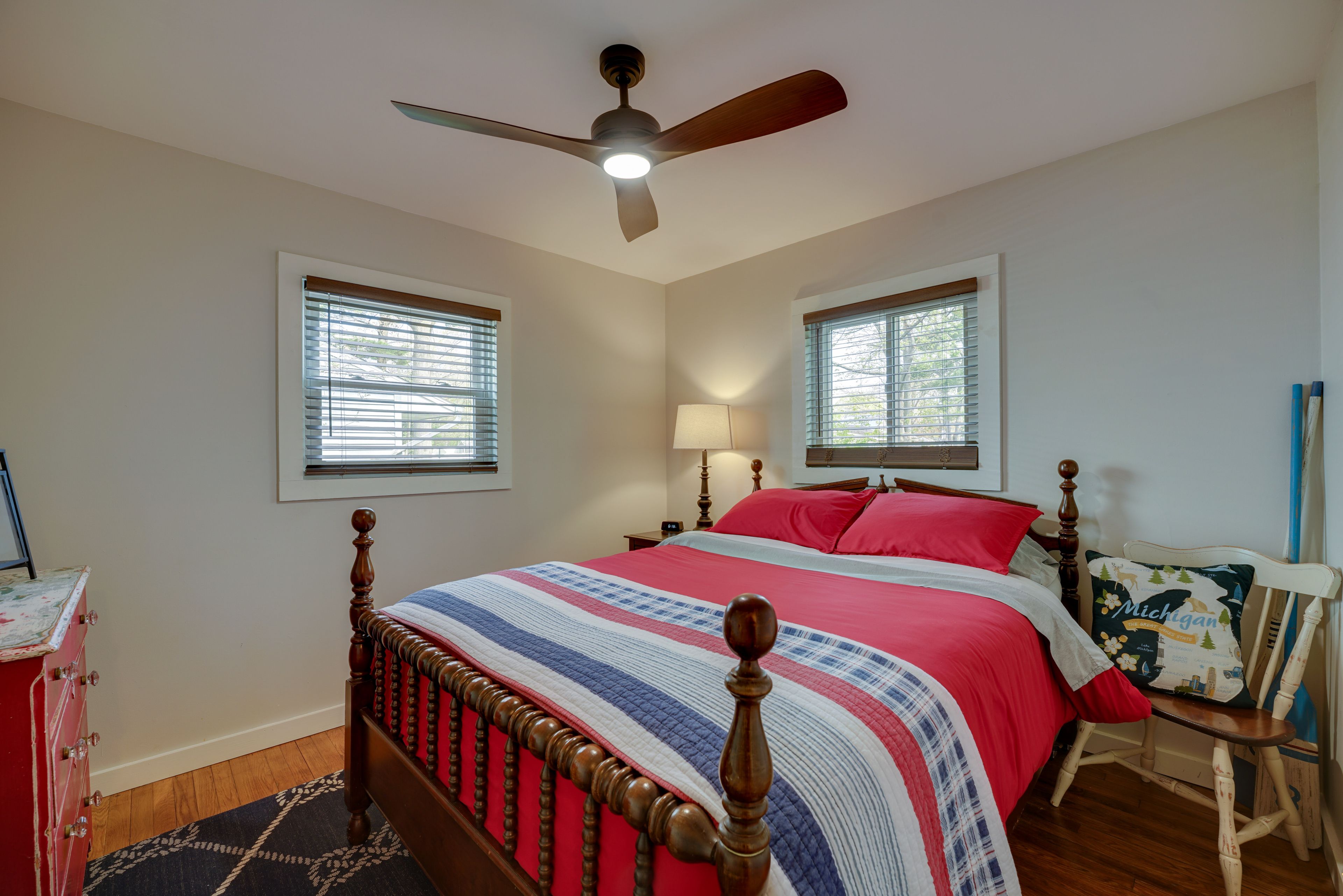 Bedroom 2 | Queen Bed