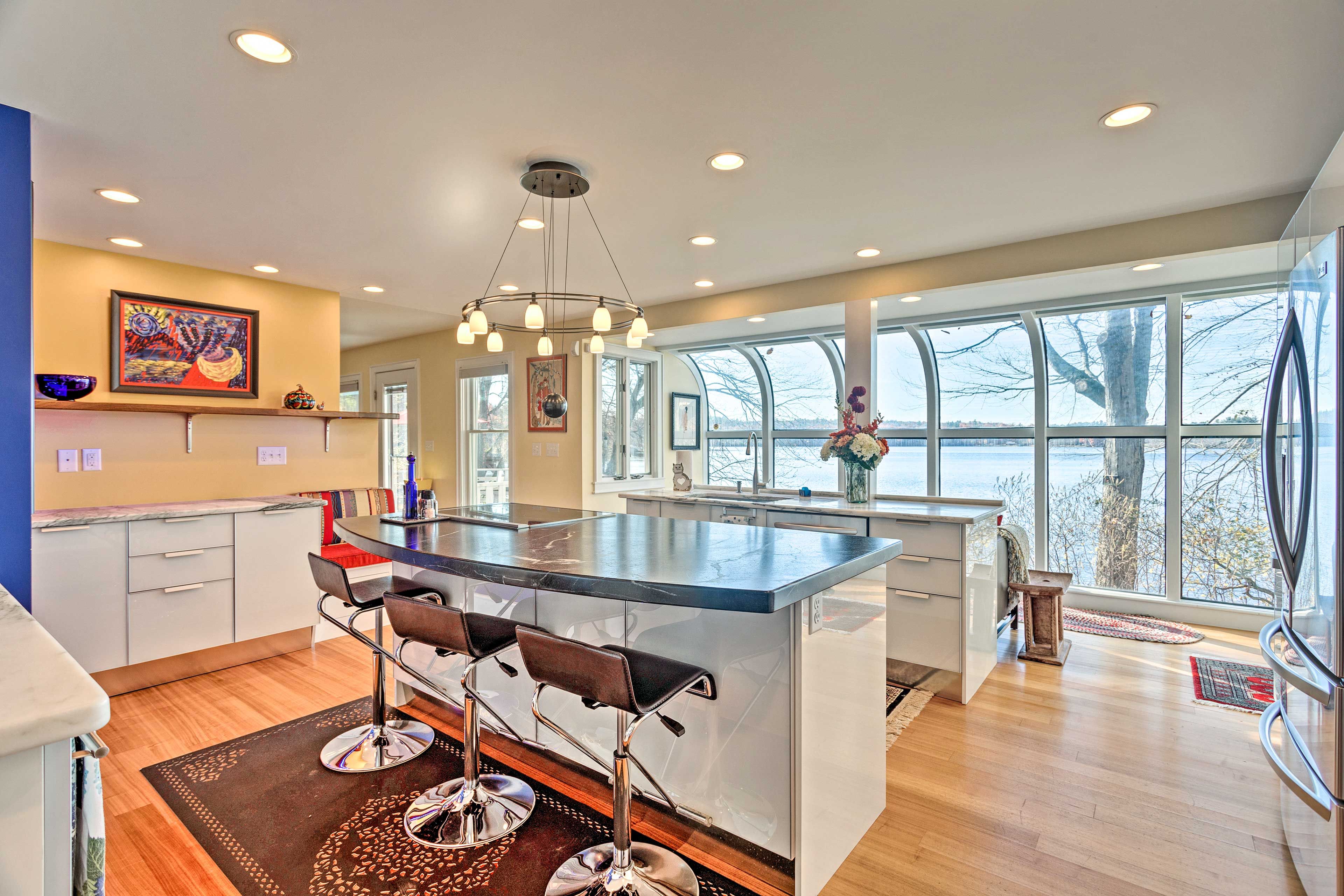 Fully Equipped Kitchen | Coffee Maker | Coffee Grinder
