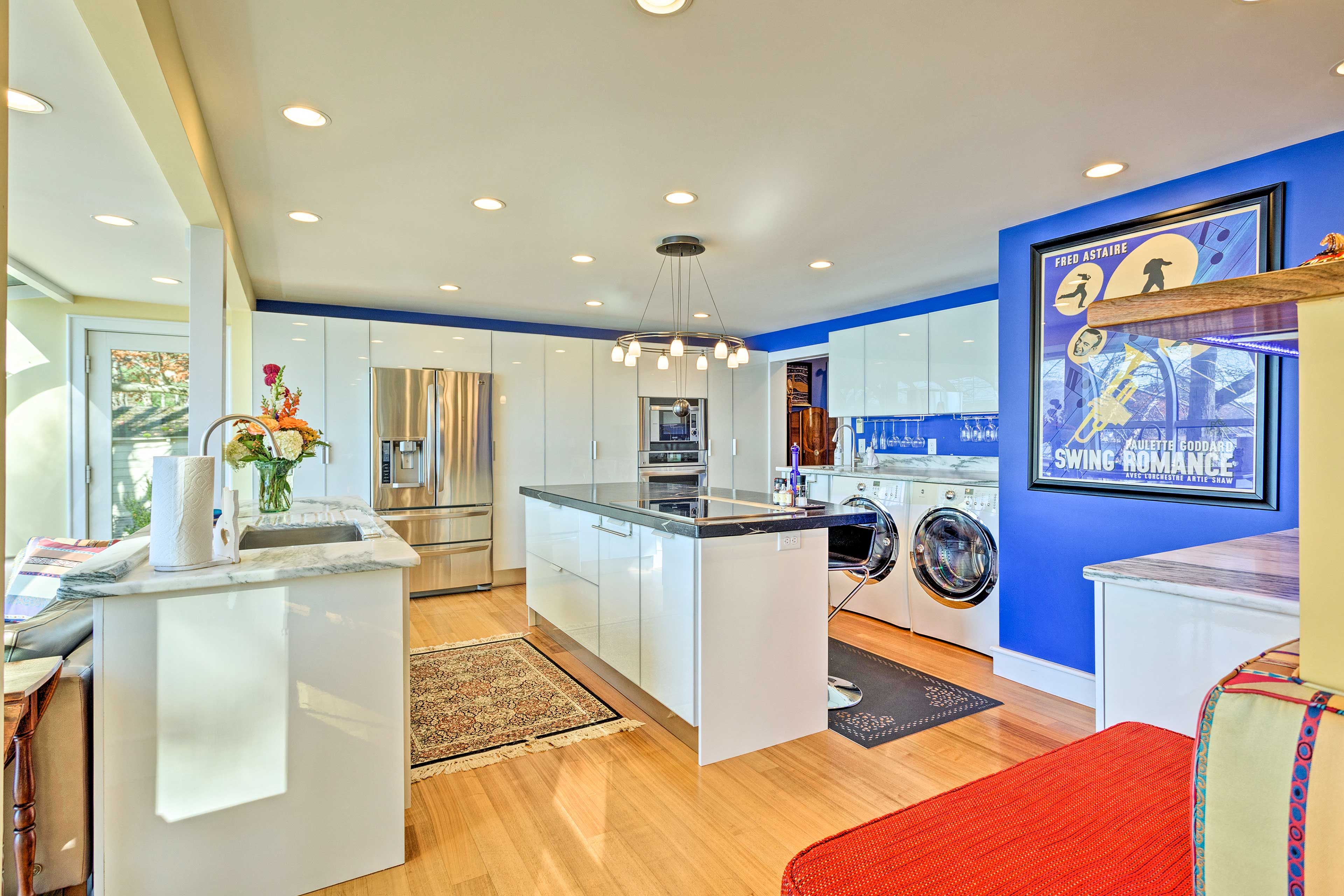 Fully Equipped Kitchen | 1st Floor | Cooking Basics | Trash Bags & Paper Towels