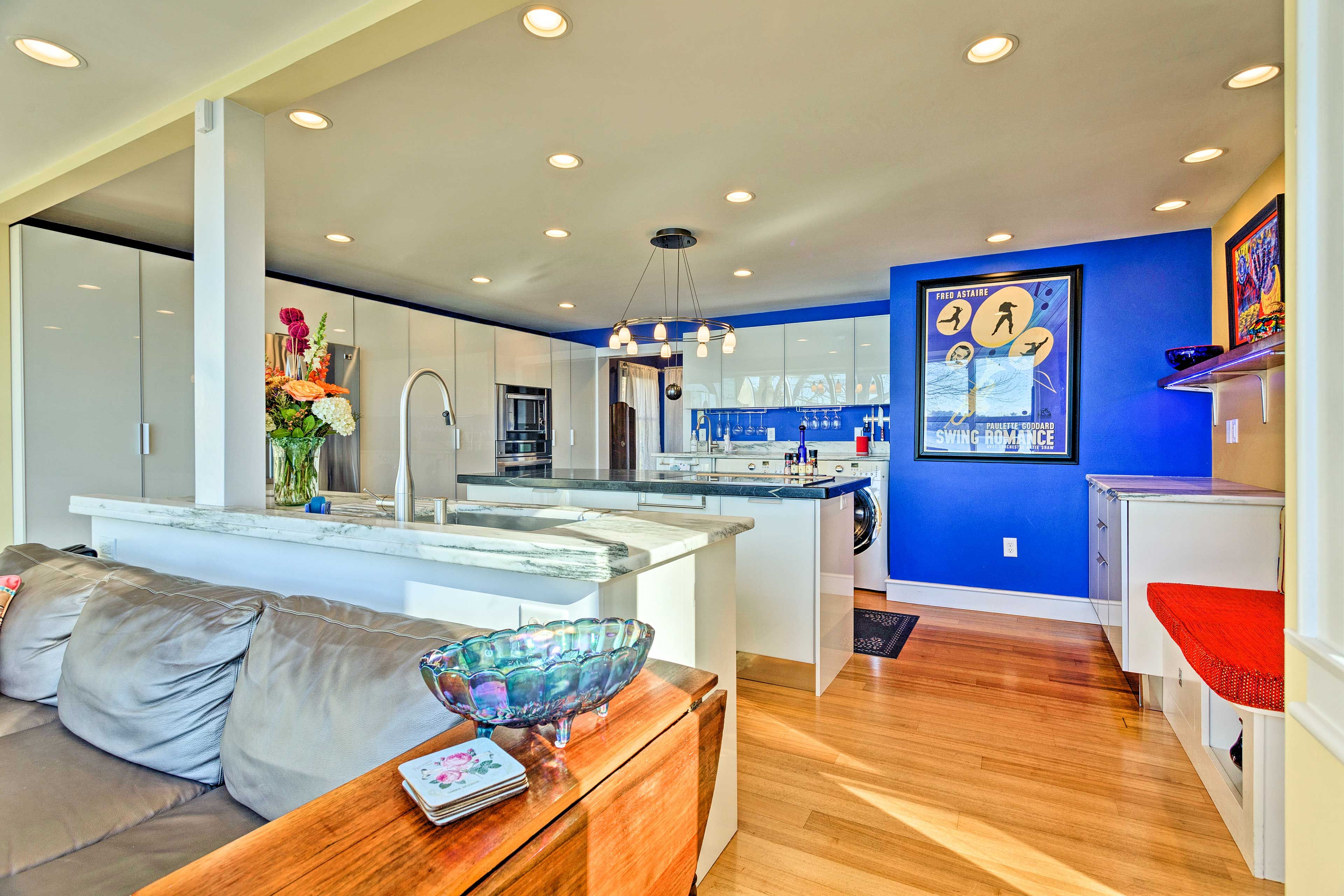 Fully Equipped Kitchen | Toaster | Toaster Oven | Spices