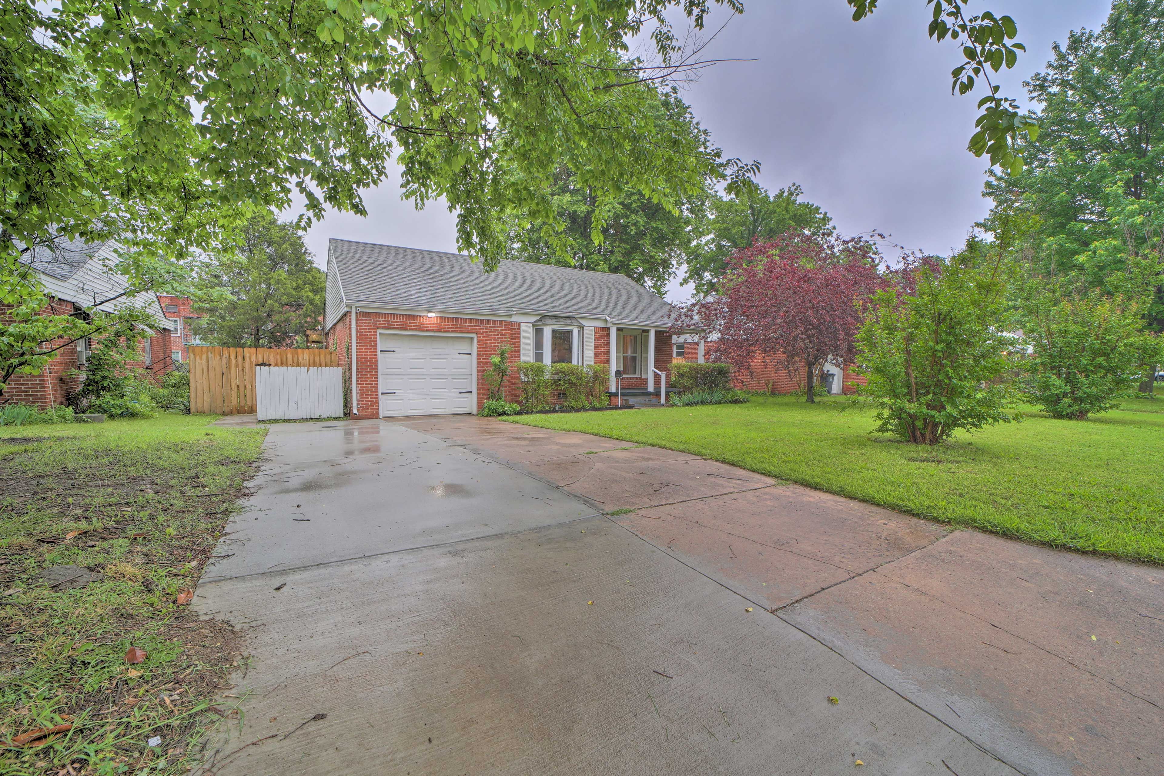 Parking | Driveway (2 Vehicles) | Garage (1 Vehicle) | Free Street Parking