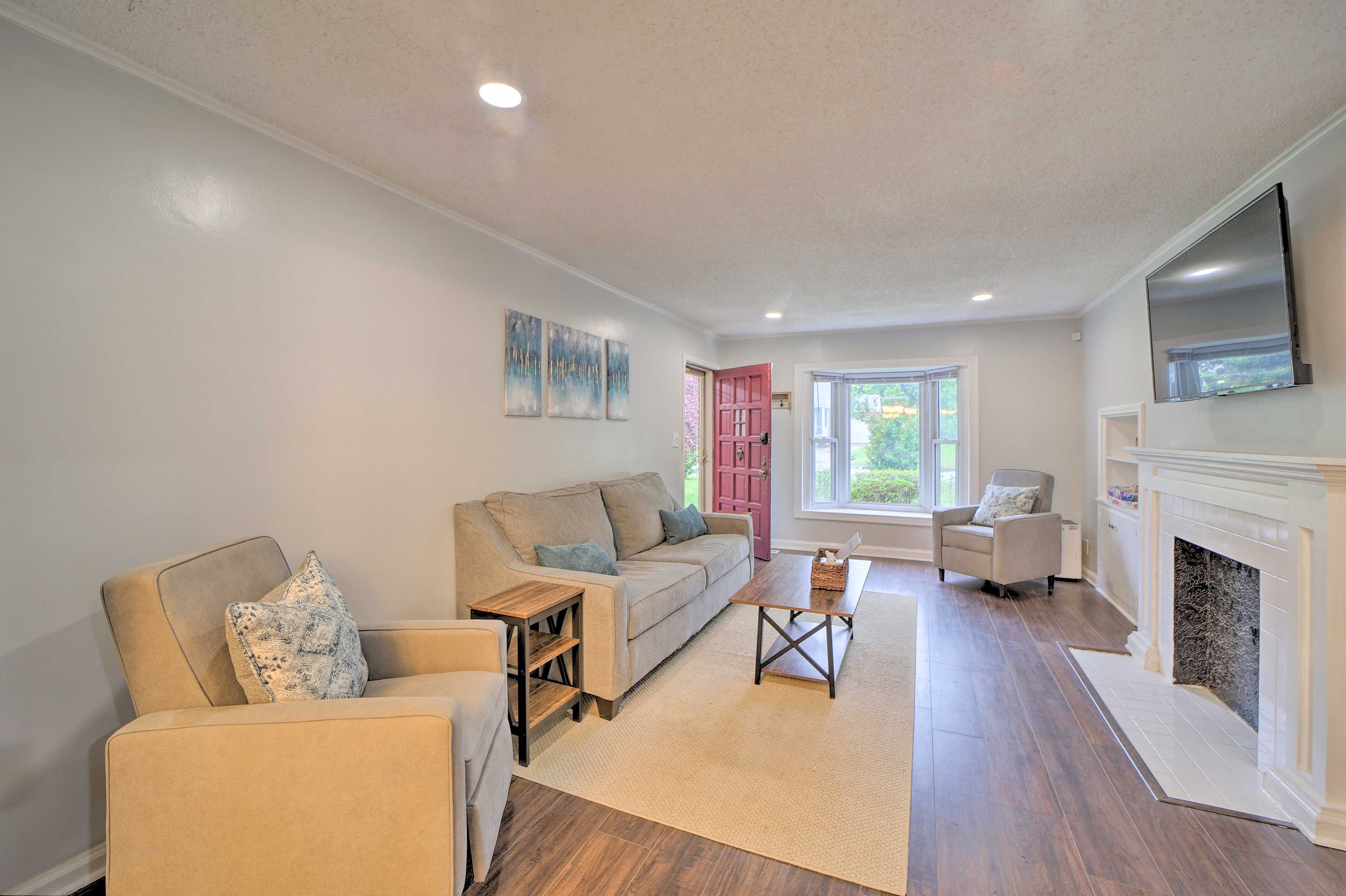 Living Room | Free WiFi | Central Heating & A/C | Board Games & Books