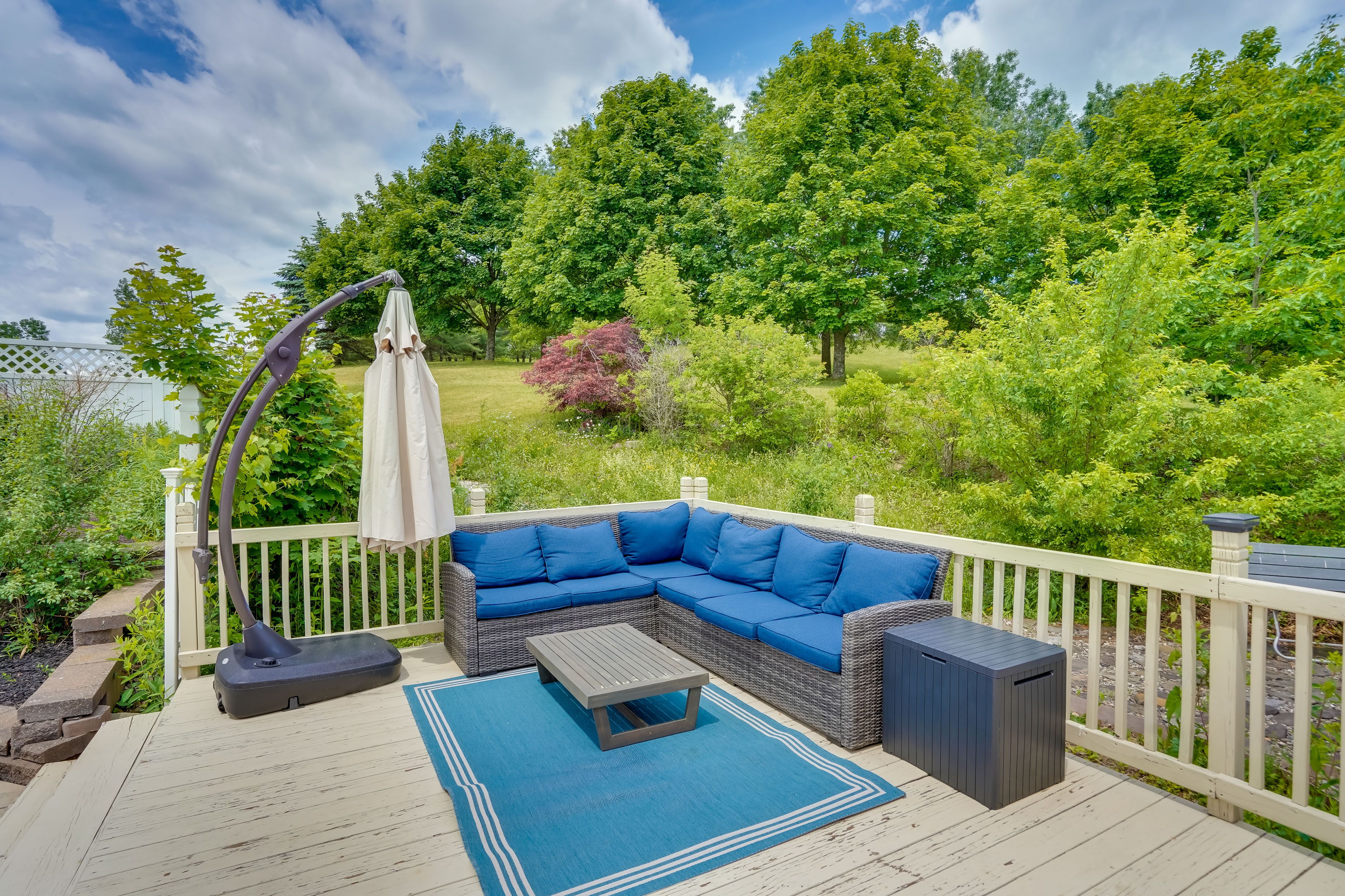 Private Exterior Space | Lounge Area