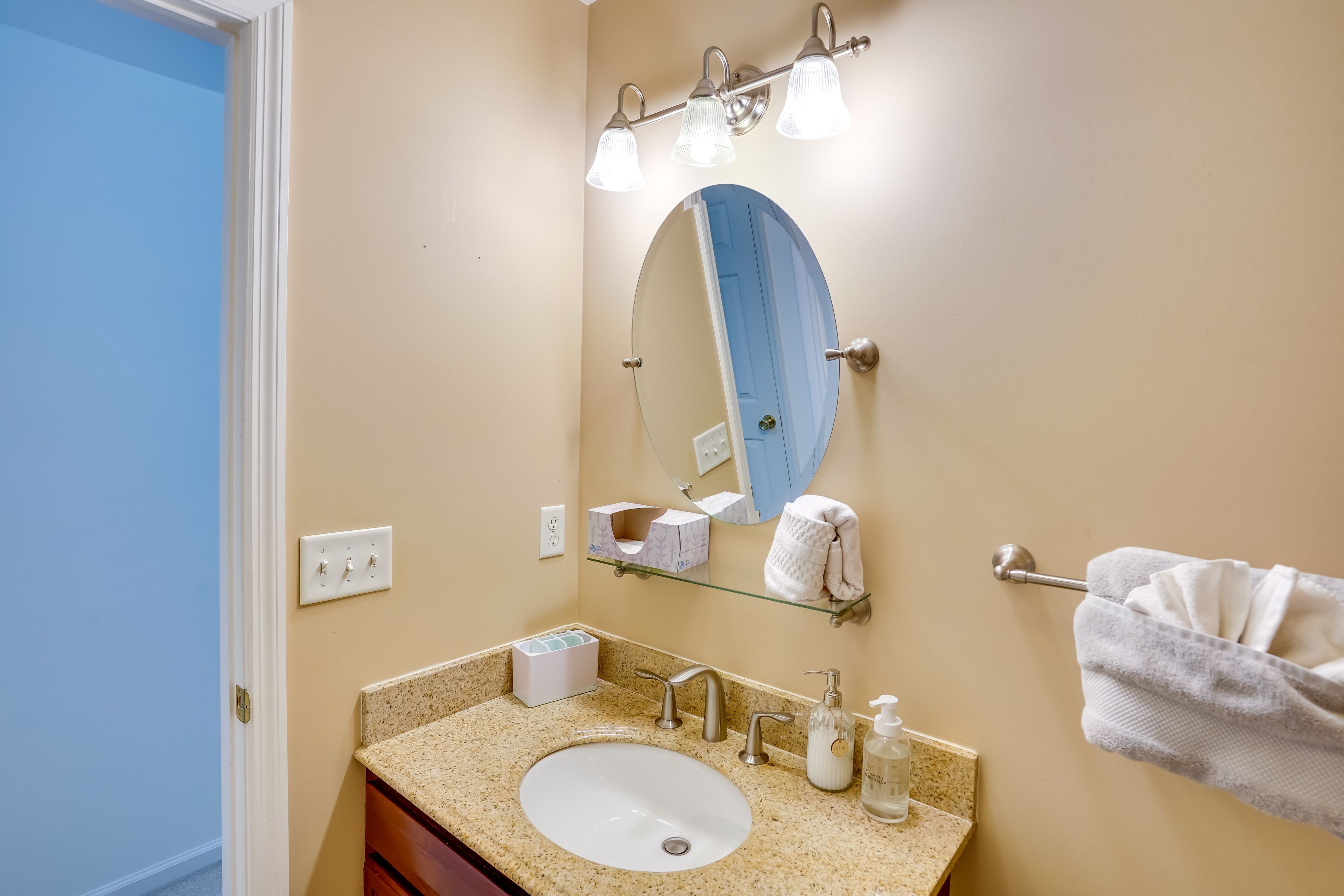 Full Bathroom
