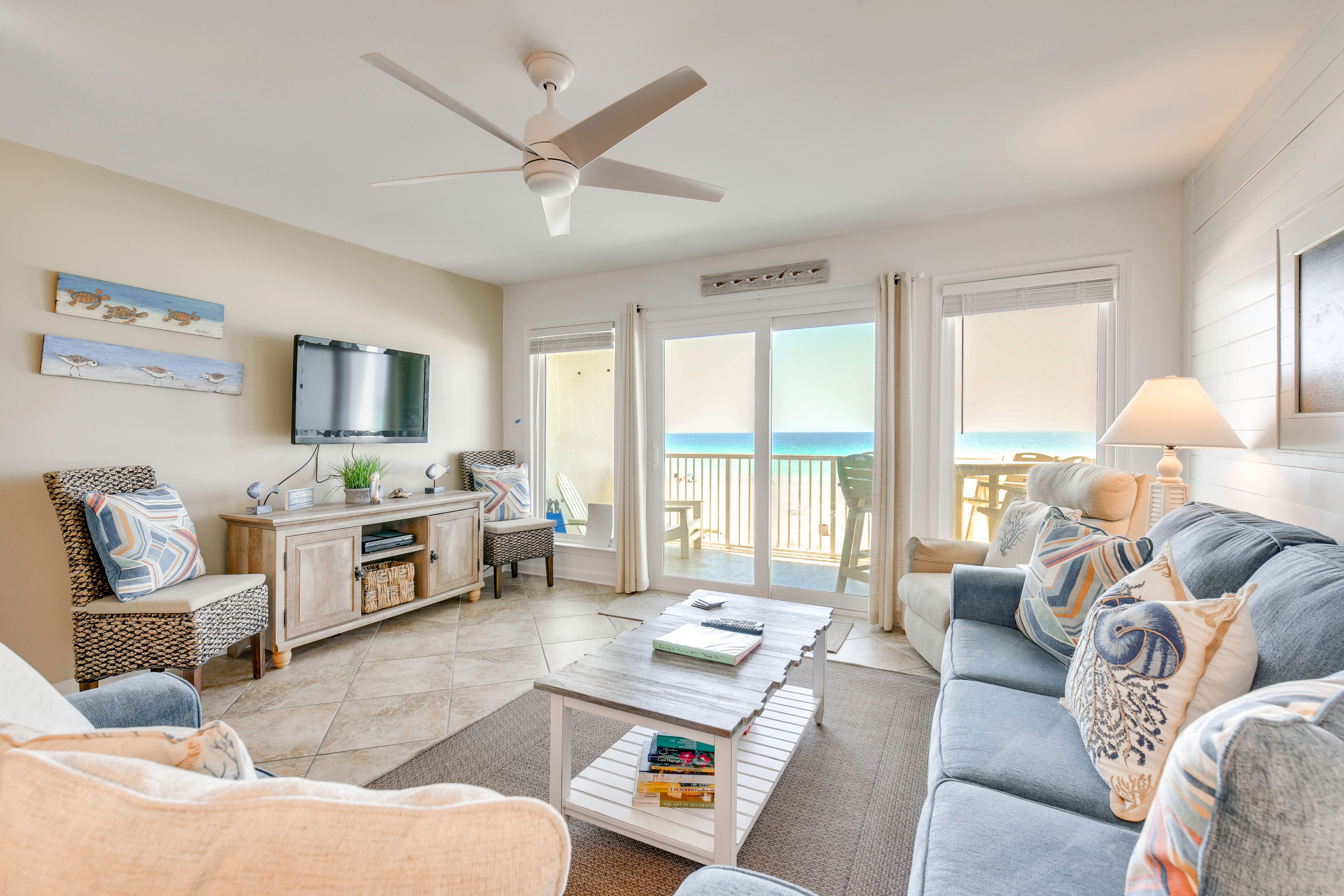 Living Area | Central A/C | Free WiFi | Cable TV