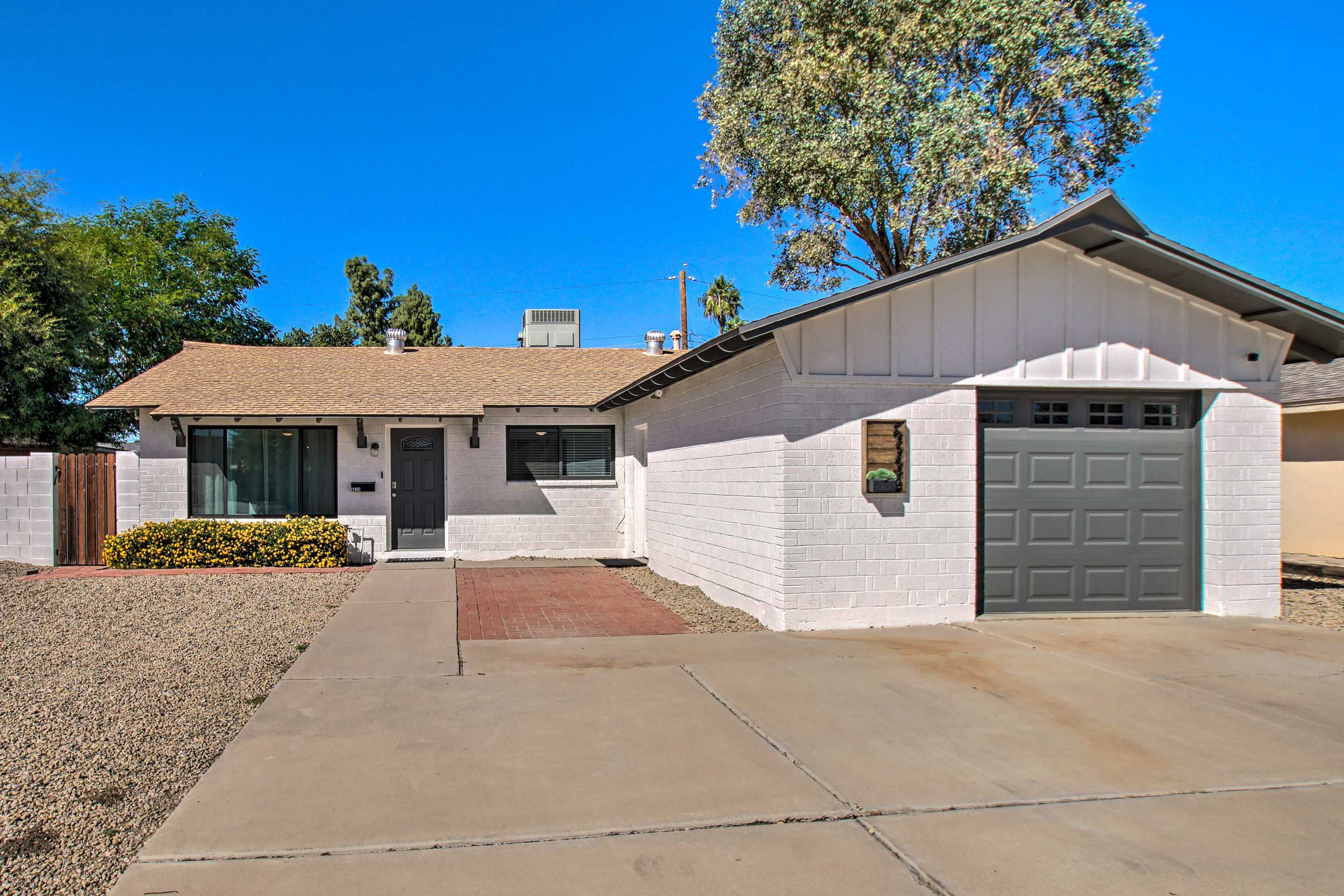 Home Exterior | 1 Story | Keyless Entry