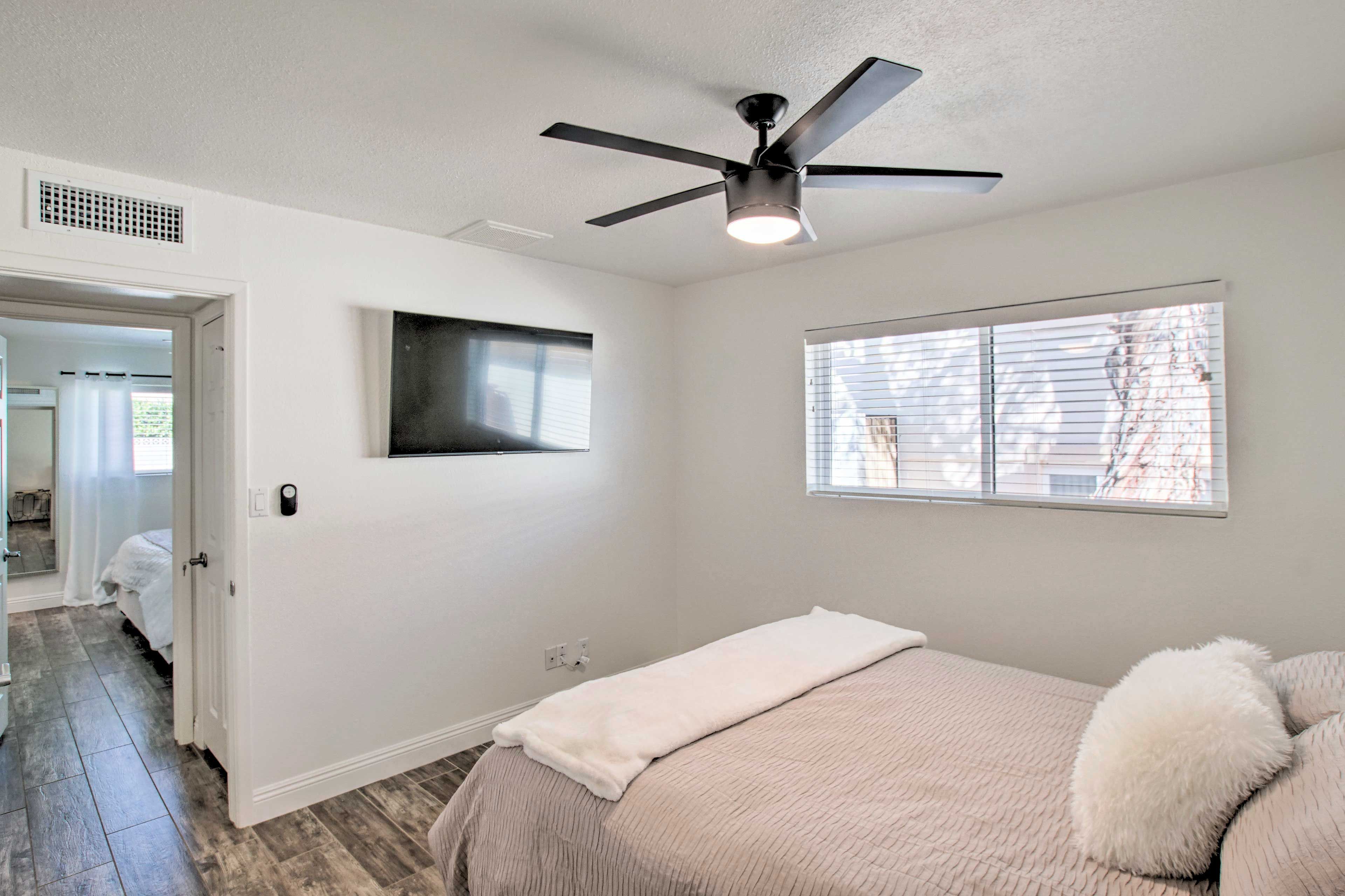 Bedroom 3 | 50" Smart TV