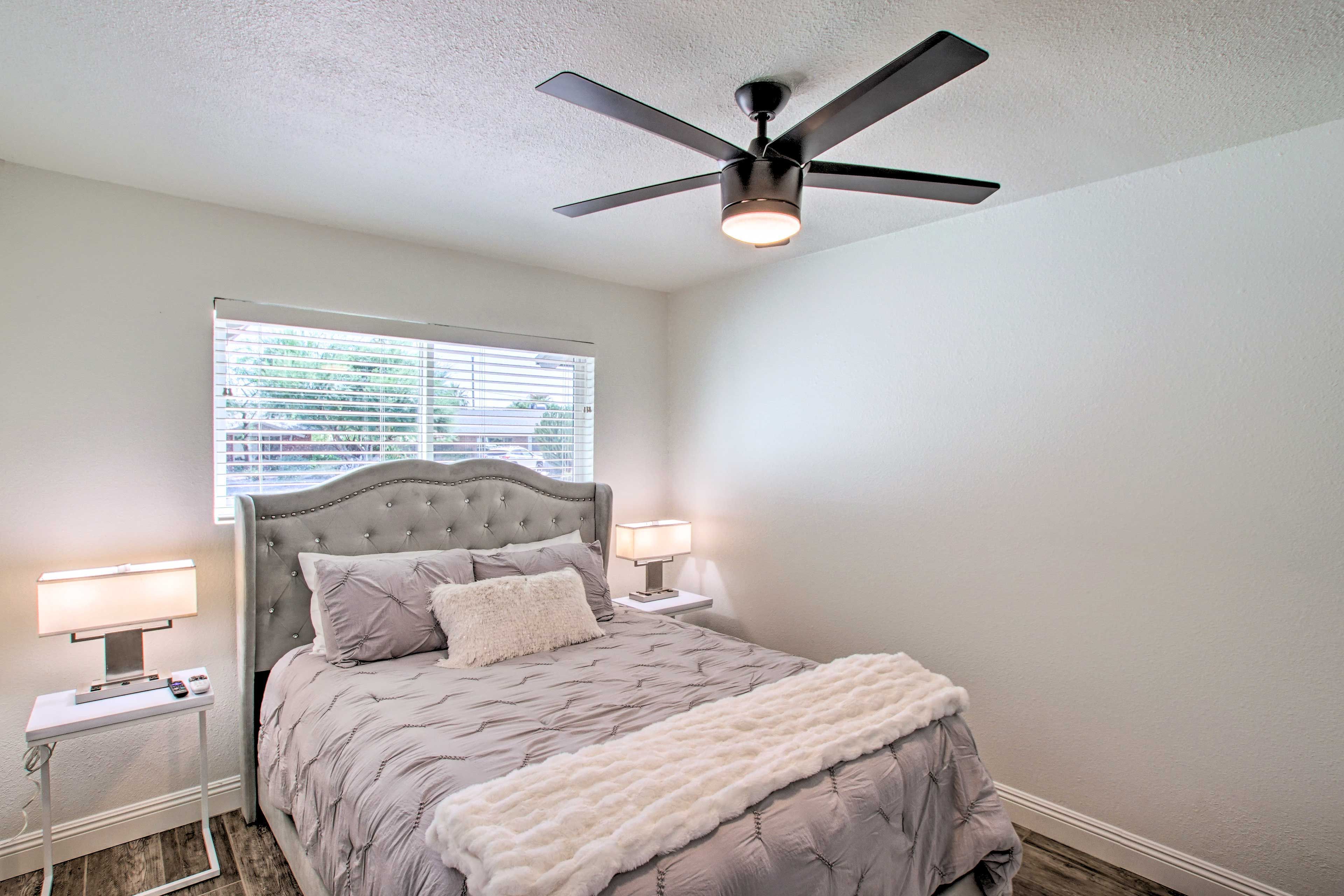Bedroom 2 | Queen Bed