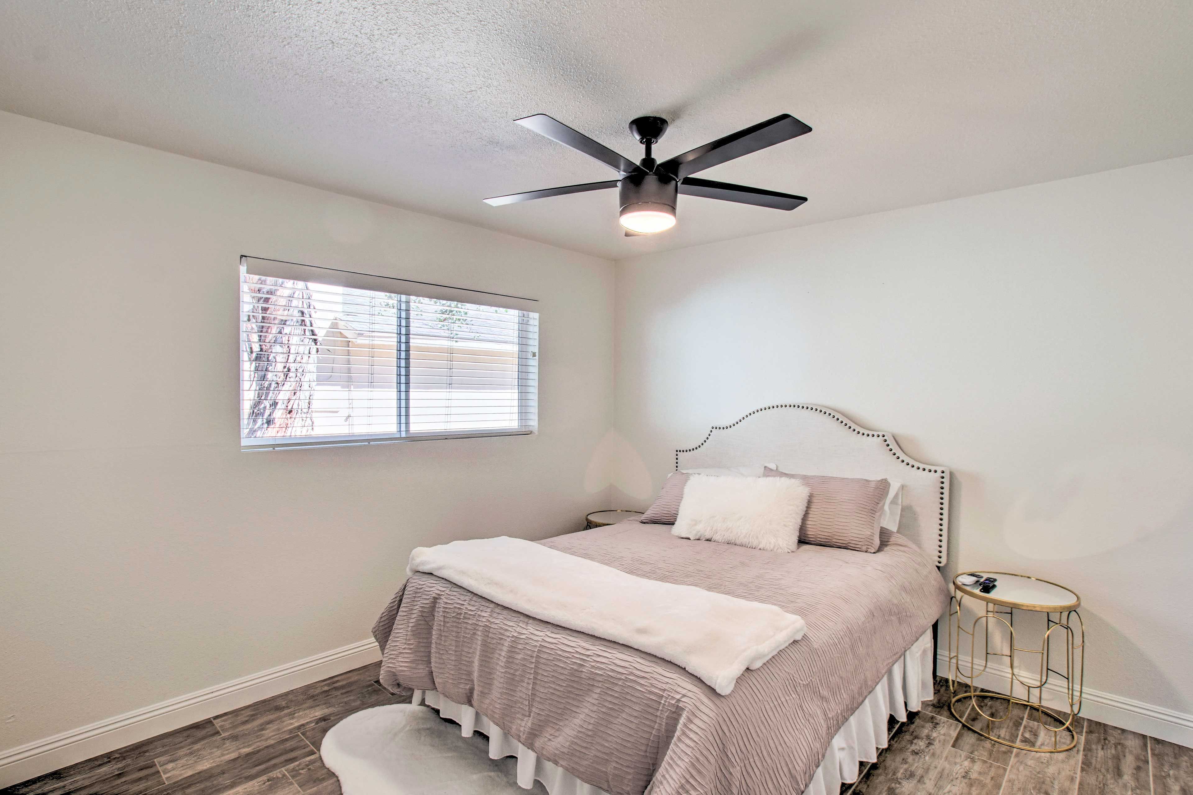 Bedroom 3 | Queen Bed