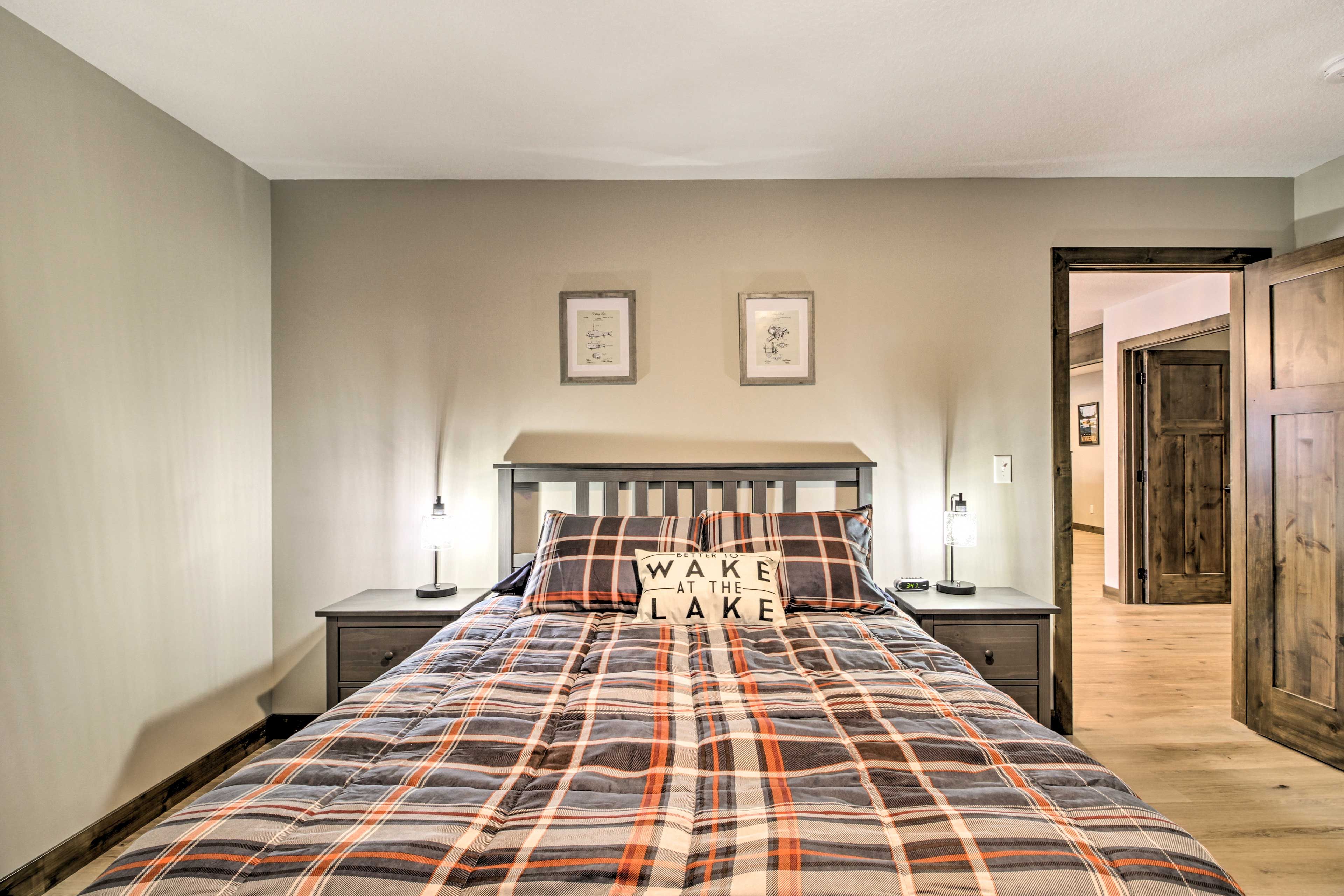Bedroom 5 | Queen Bed | Lower Level
