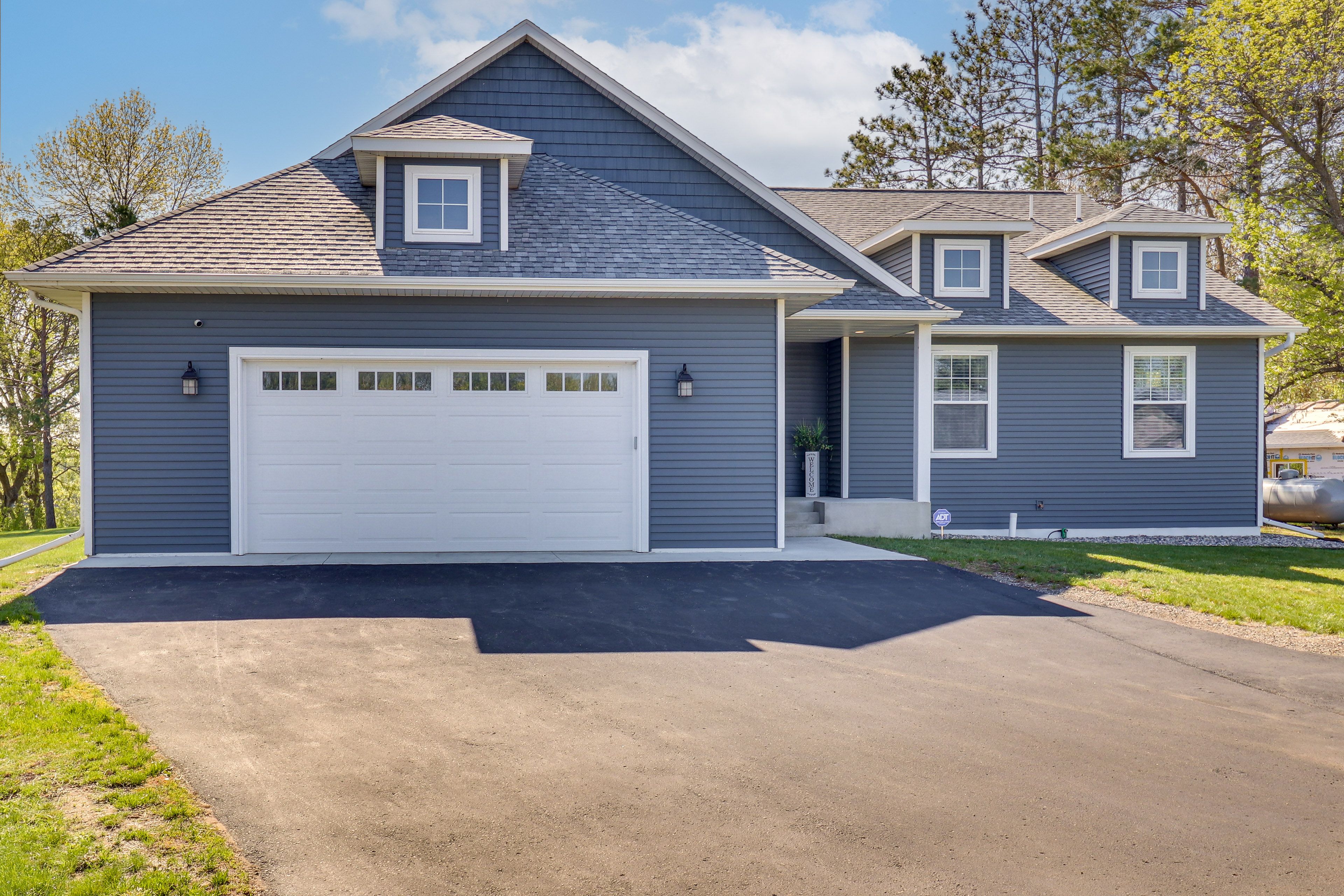 Parking | Garage (2 Vehicles) | Driveway (4 Vehicles) | Trailer Parking