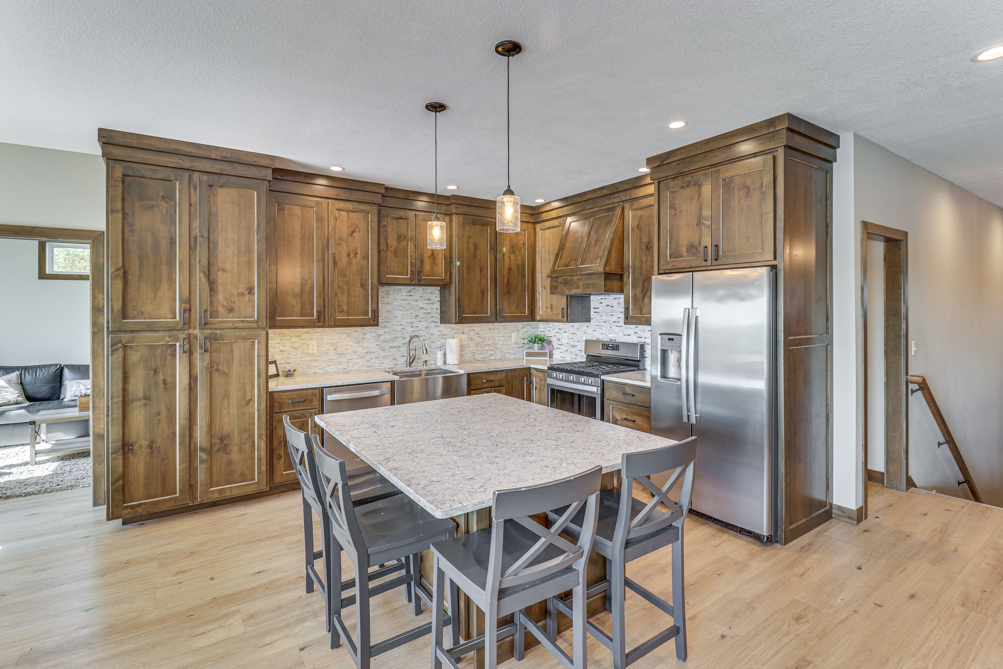 Kitchen | Main Level