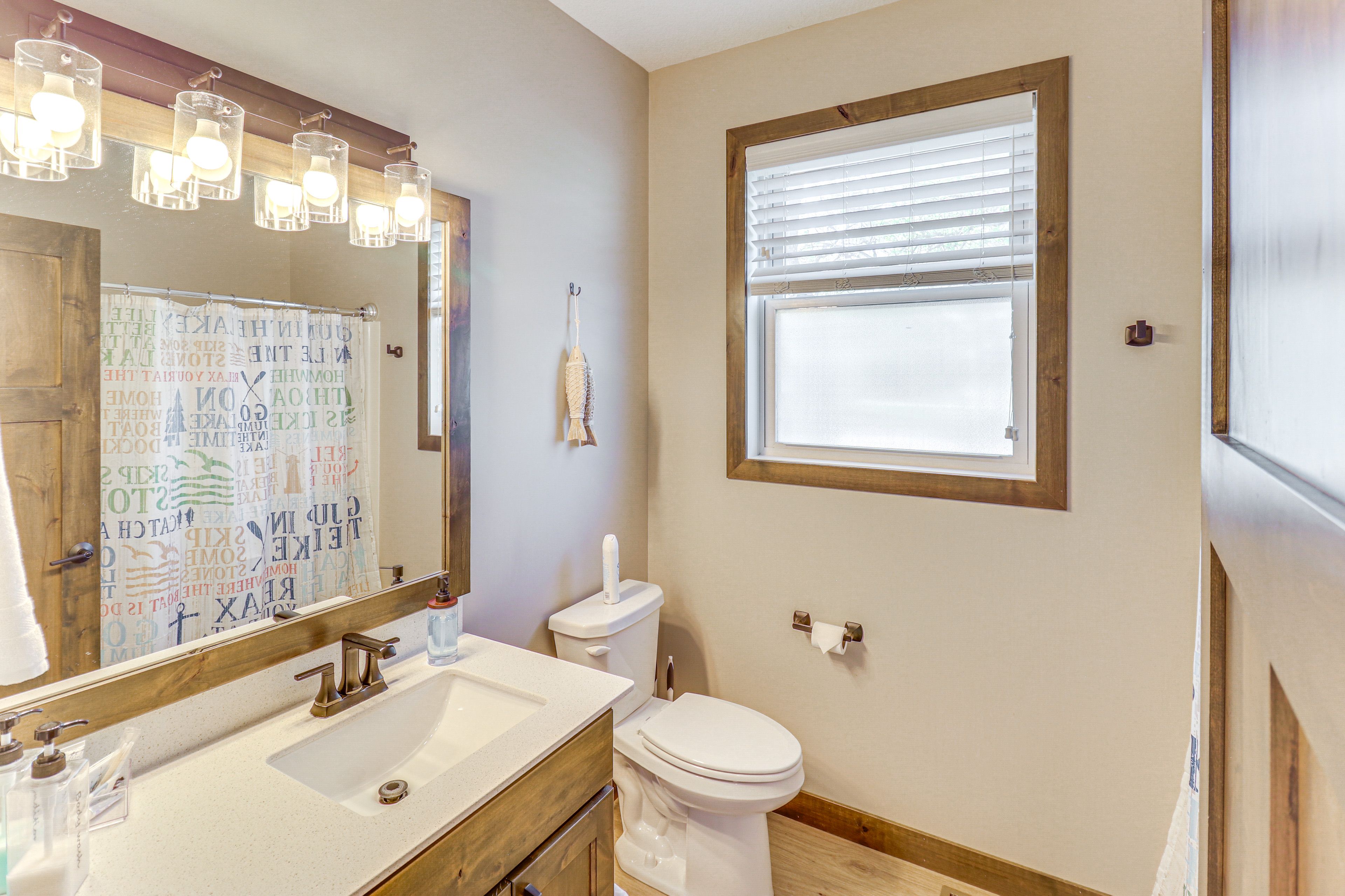 Full Bathroom | Main Level