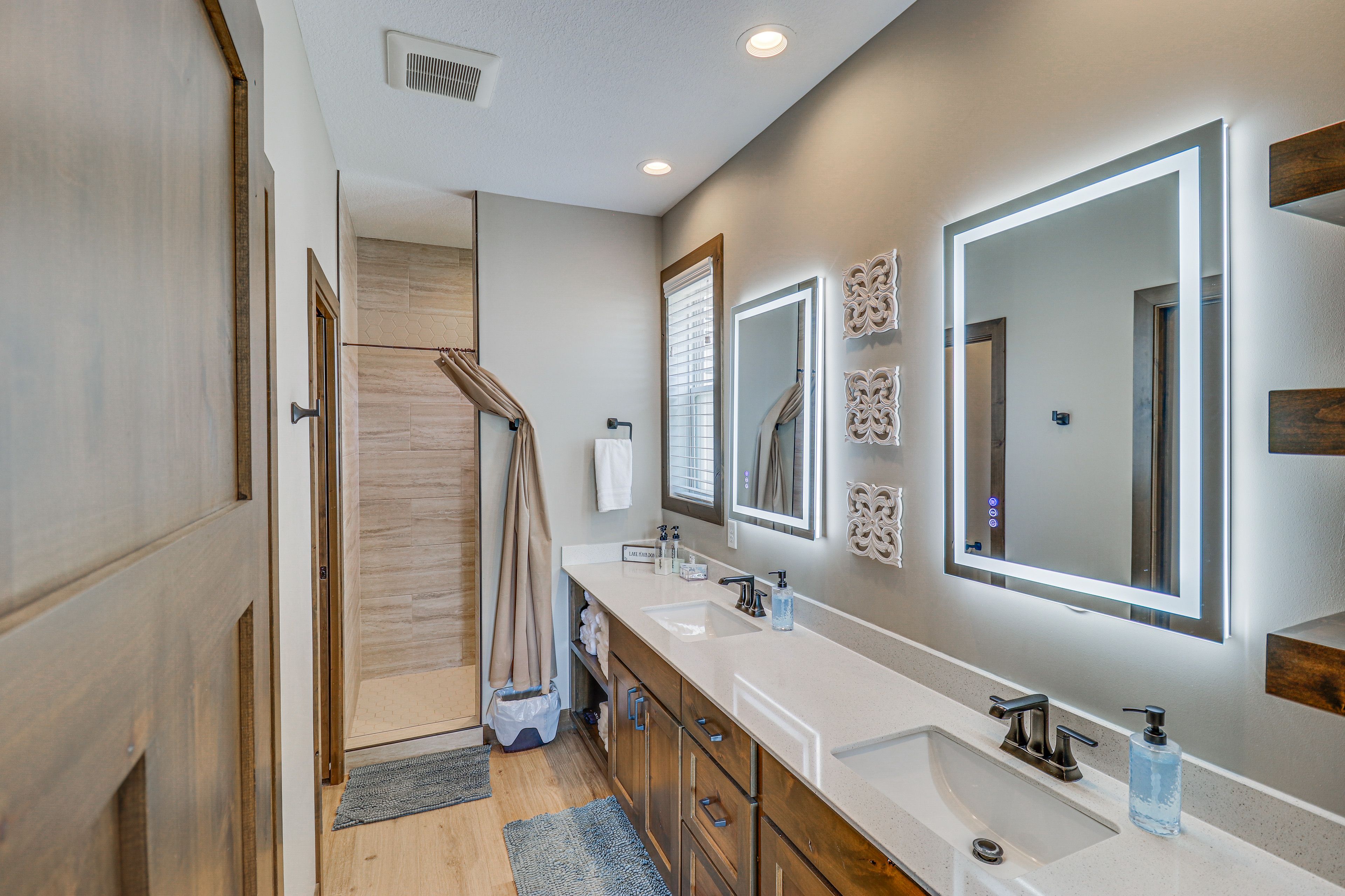 Full Bathroom | Main Level