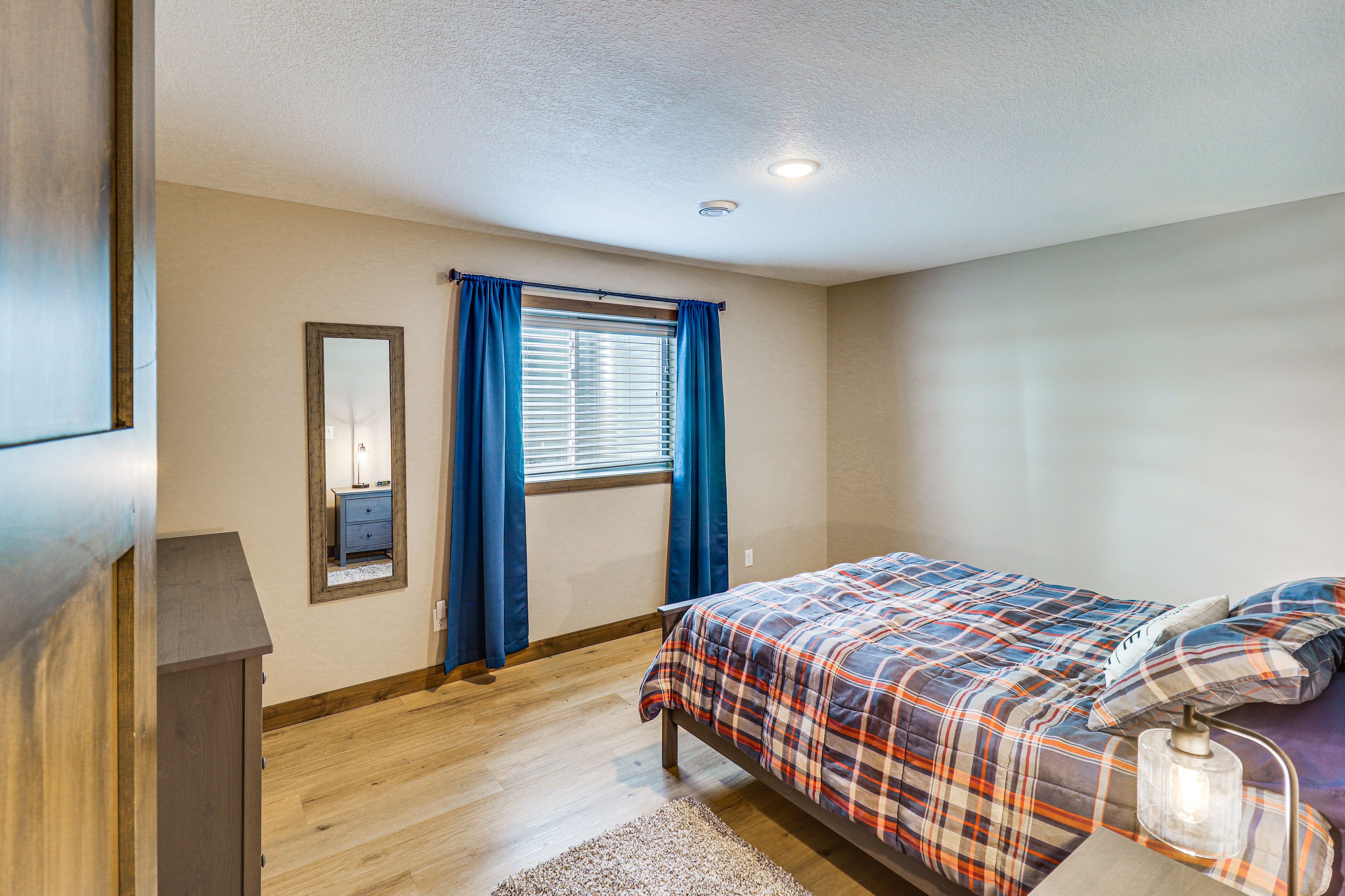 Bedroom 5 | Queen Bed | Lower Level