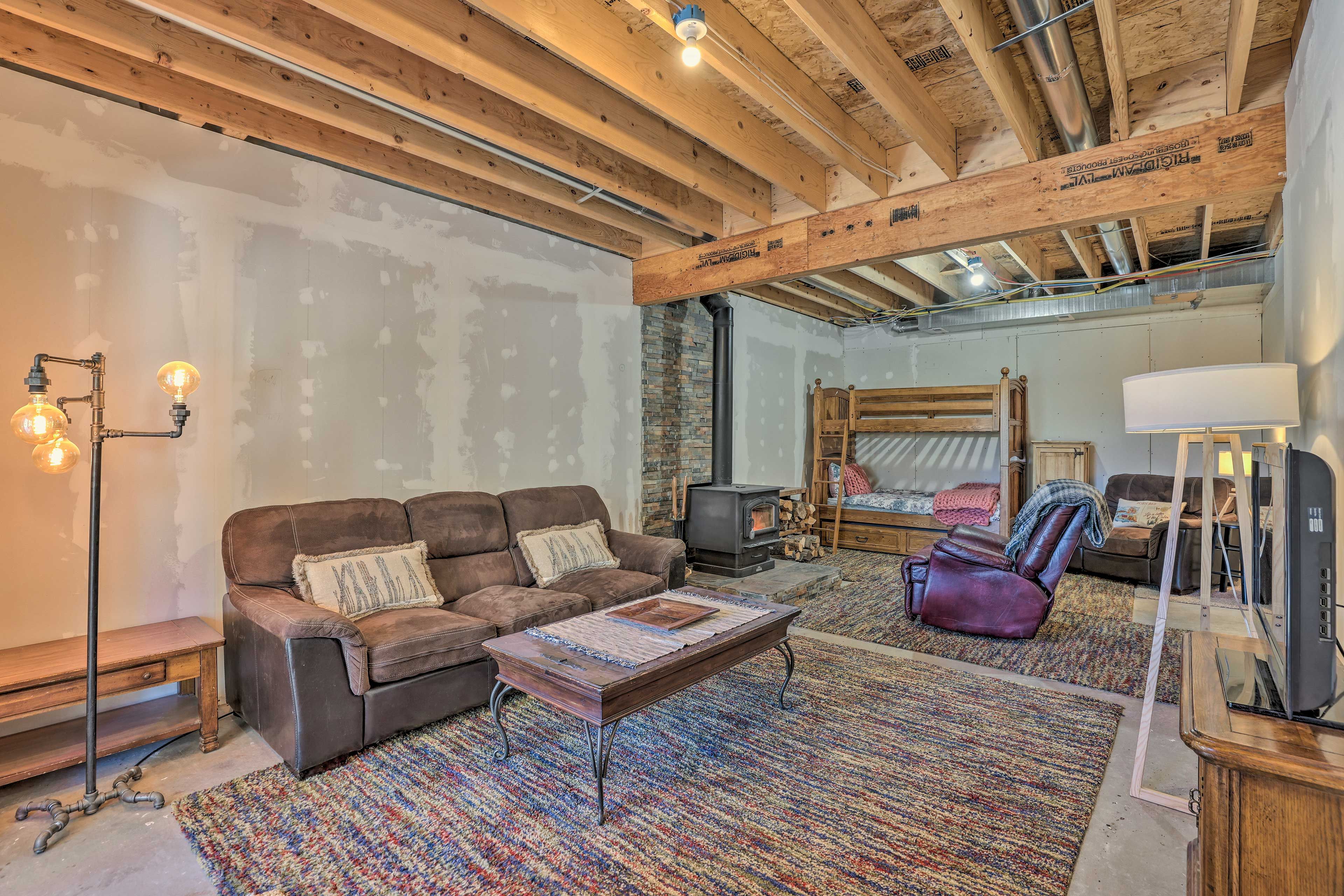 Basement | Sleeper Sofa | 2 Twin Beds