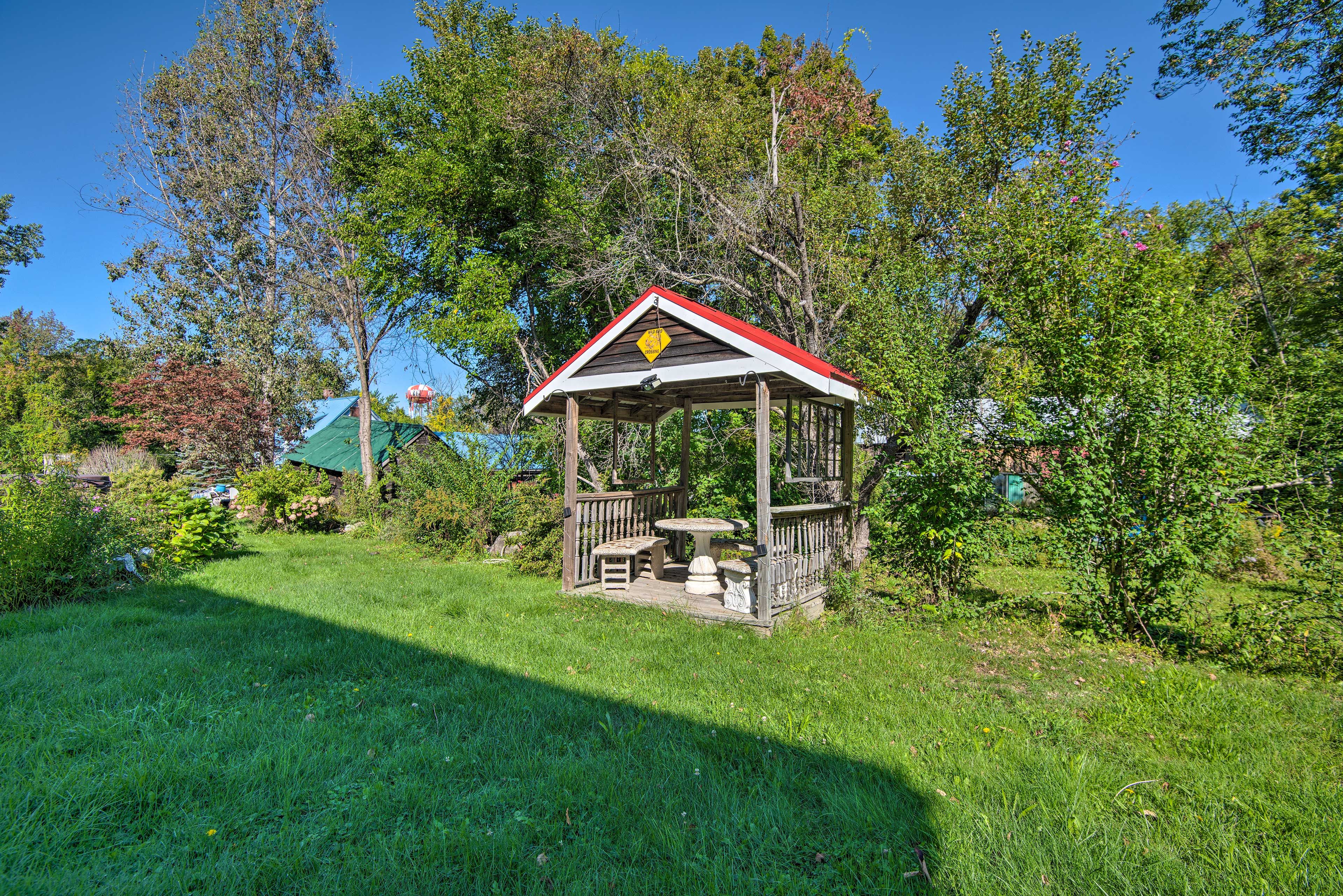 Shared Yard | Gazebo