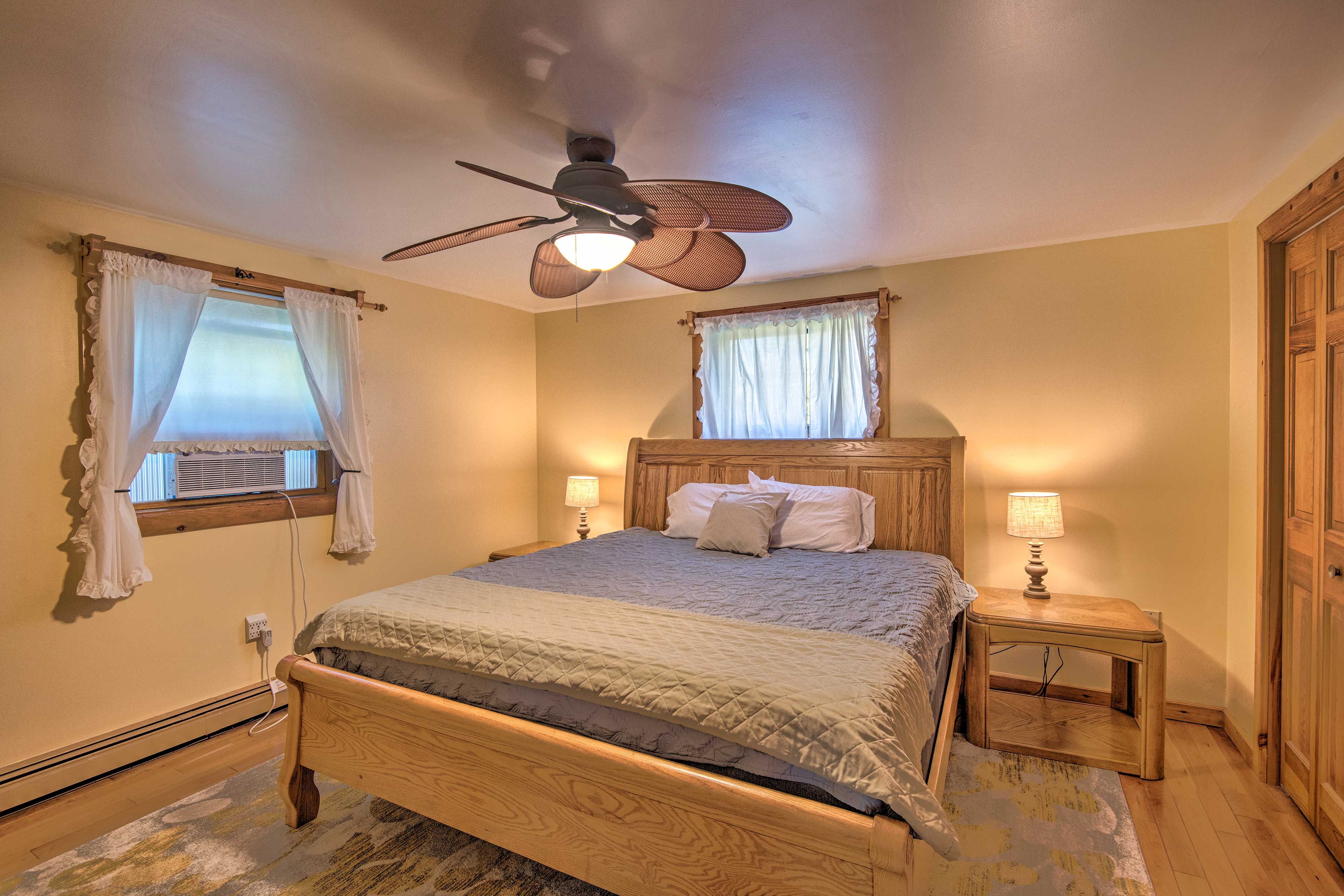 Bedroom 1 | King Bed | Main Level