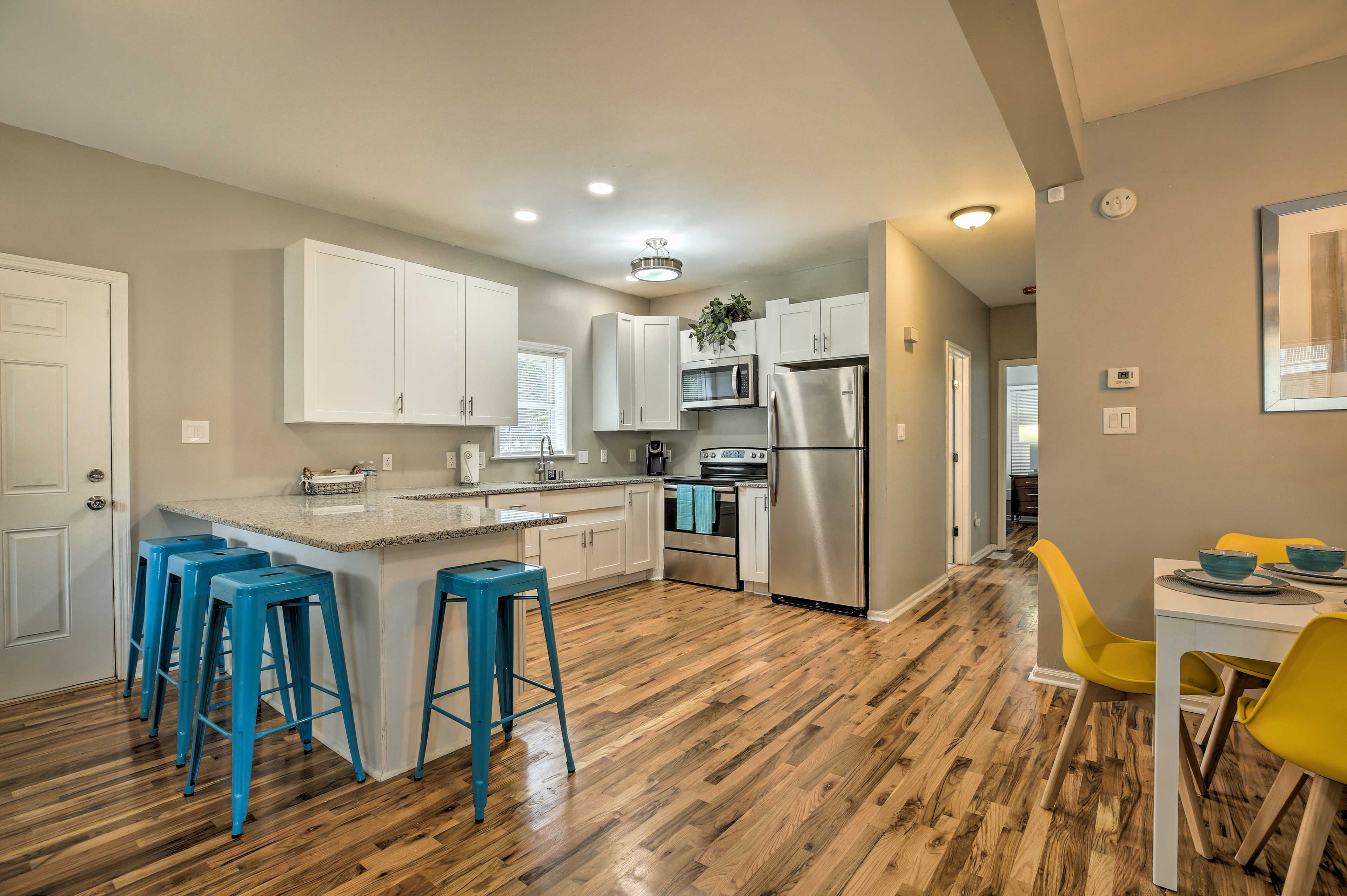 Kitchen | Fully Equipped w/ Cooking Essentials