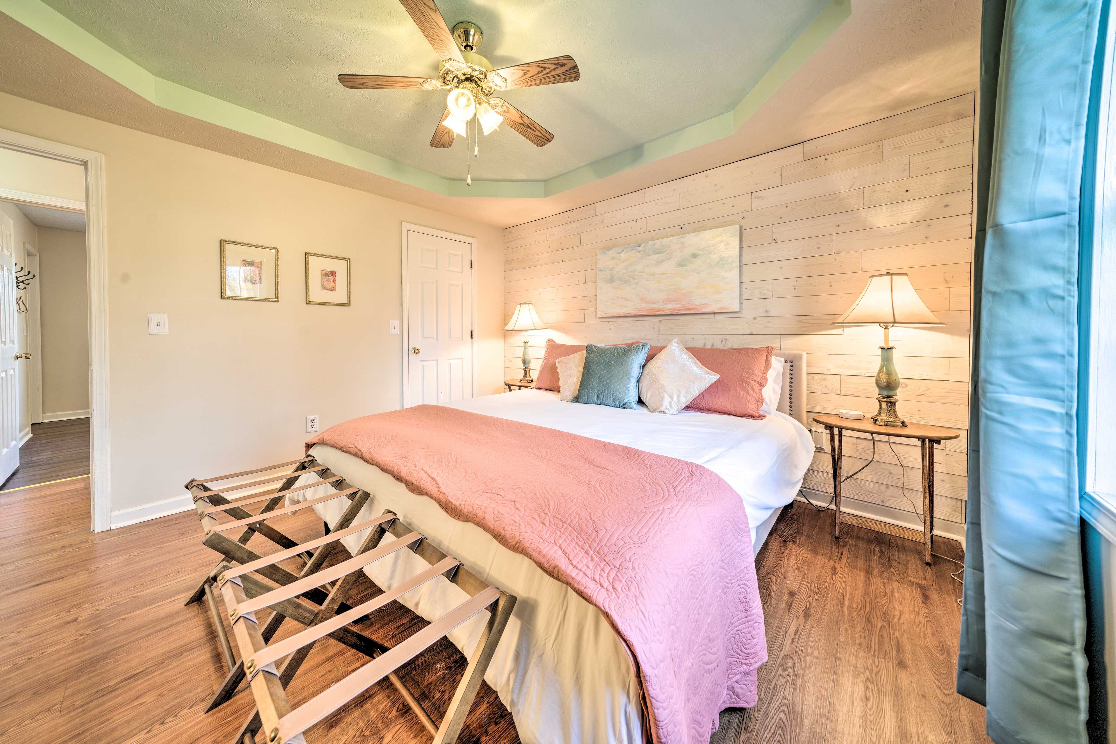 Bedroom 1 | King Bed | En-Suite Bathroom