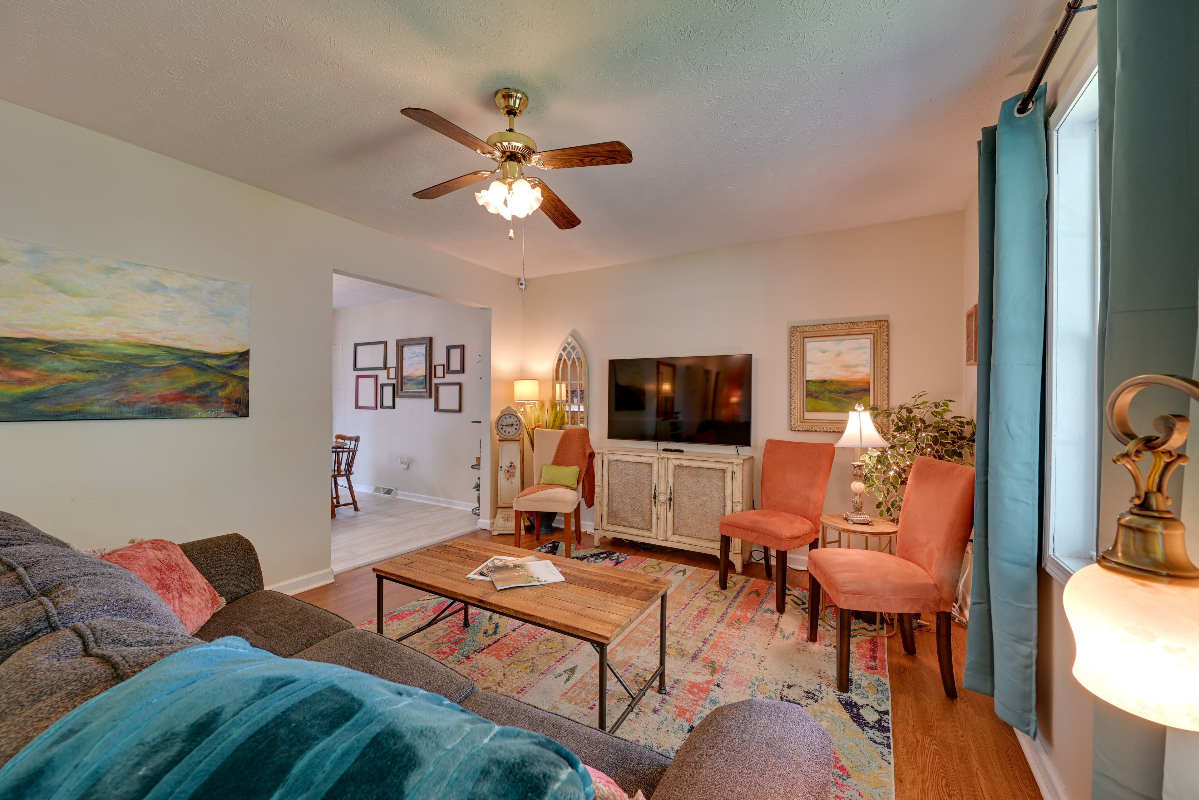 Living Room | Smart TV