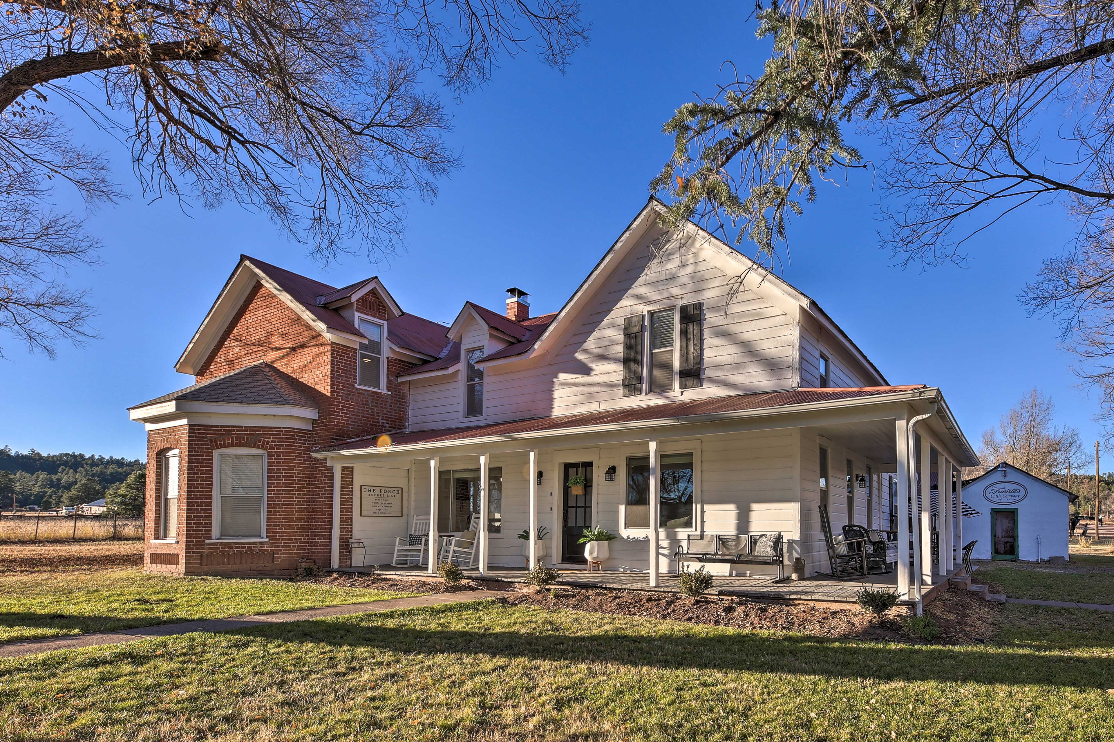 Luna Vacation Rental | 5BR | 3BA | 3,000 Sq Ft | 2nd Floor via Stairs
