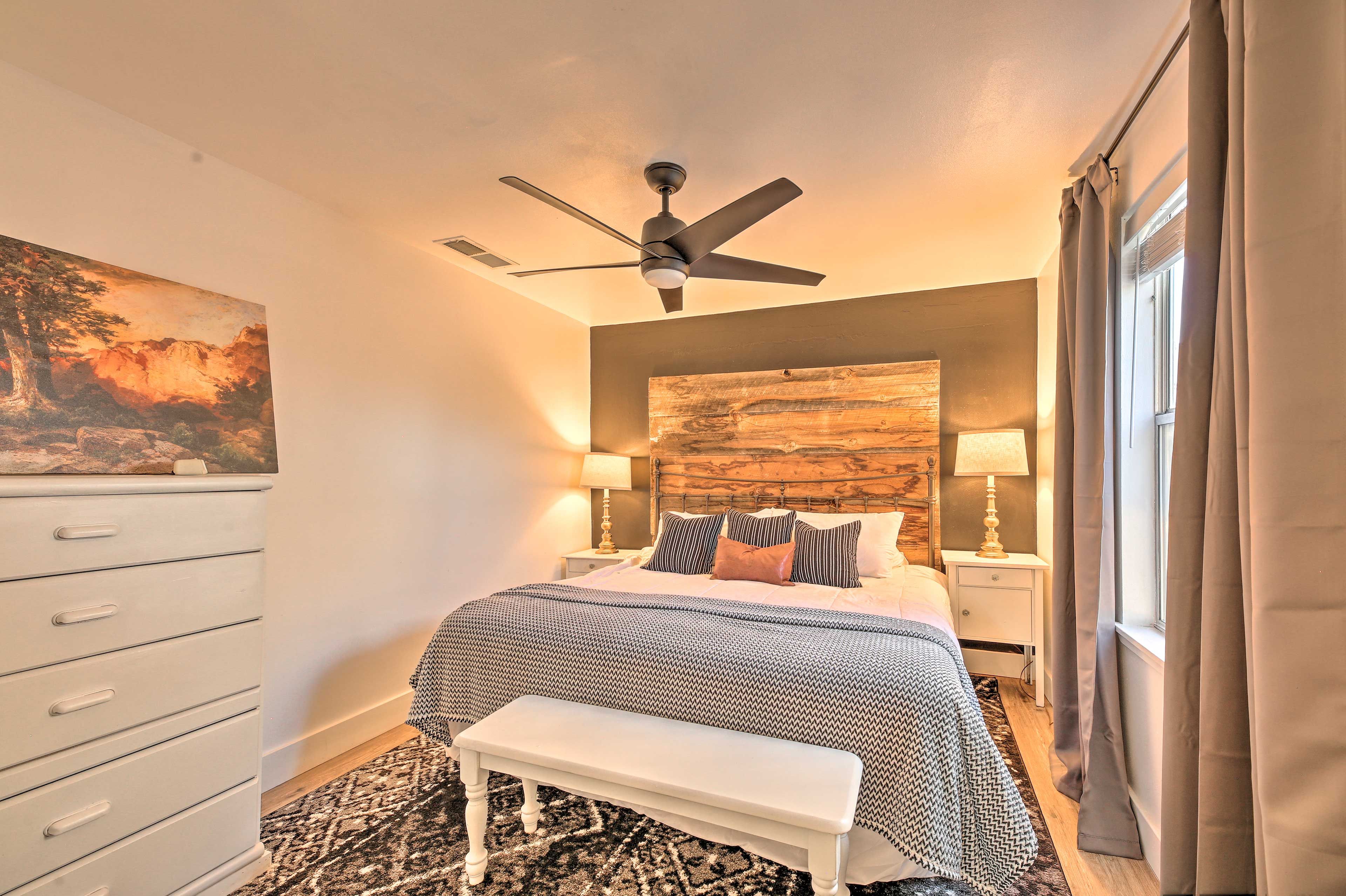 Bedroom 1 | King Bed