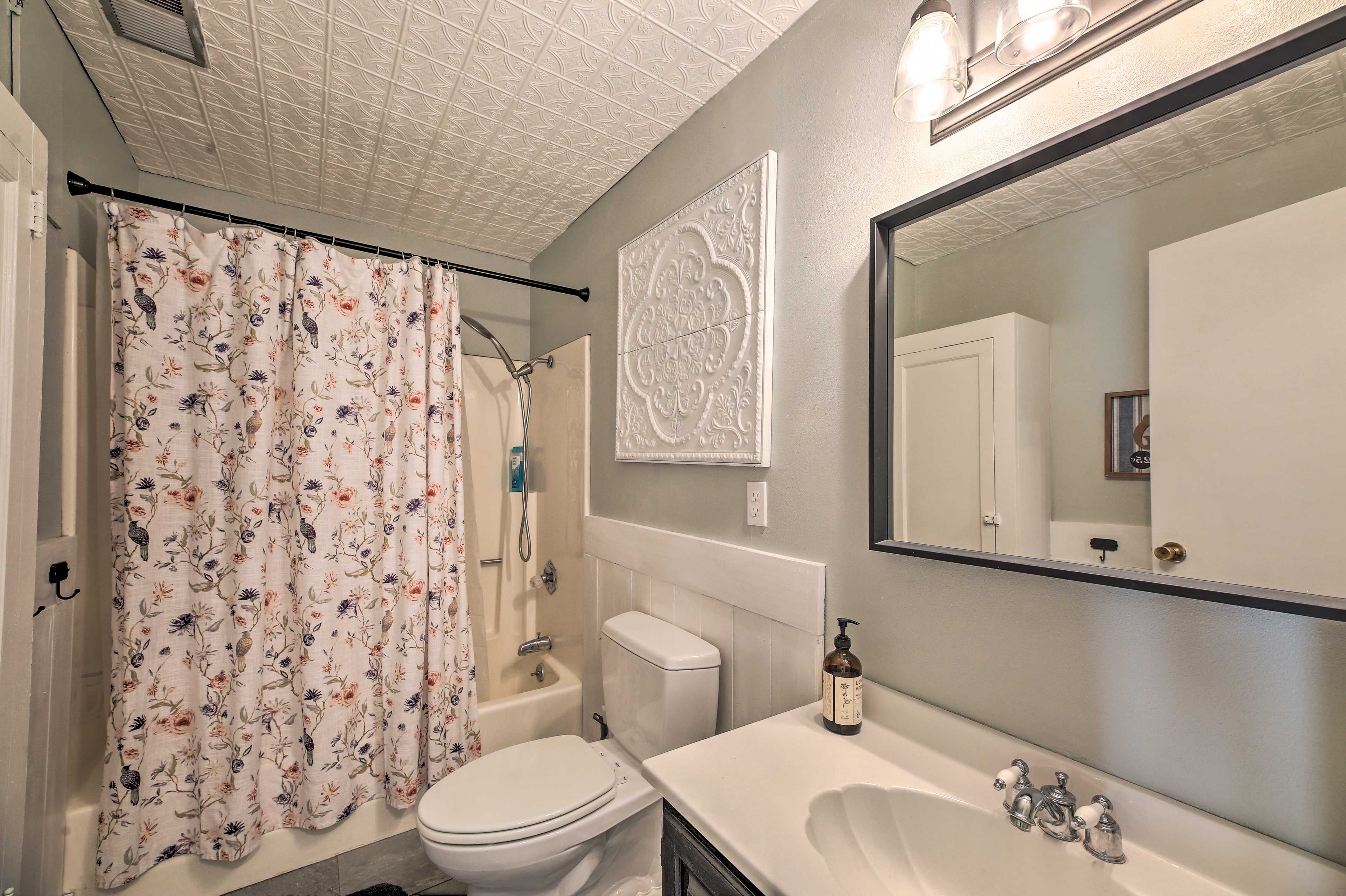 Full Bathroom