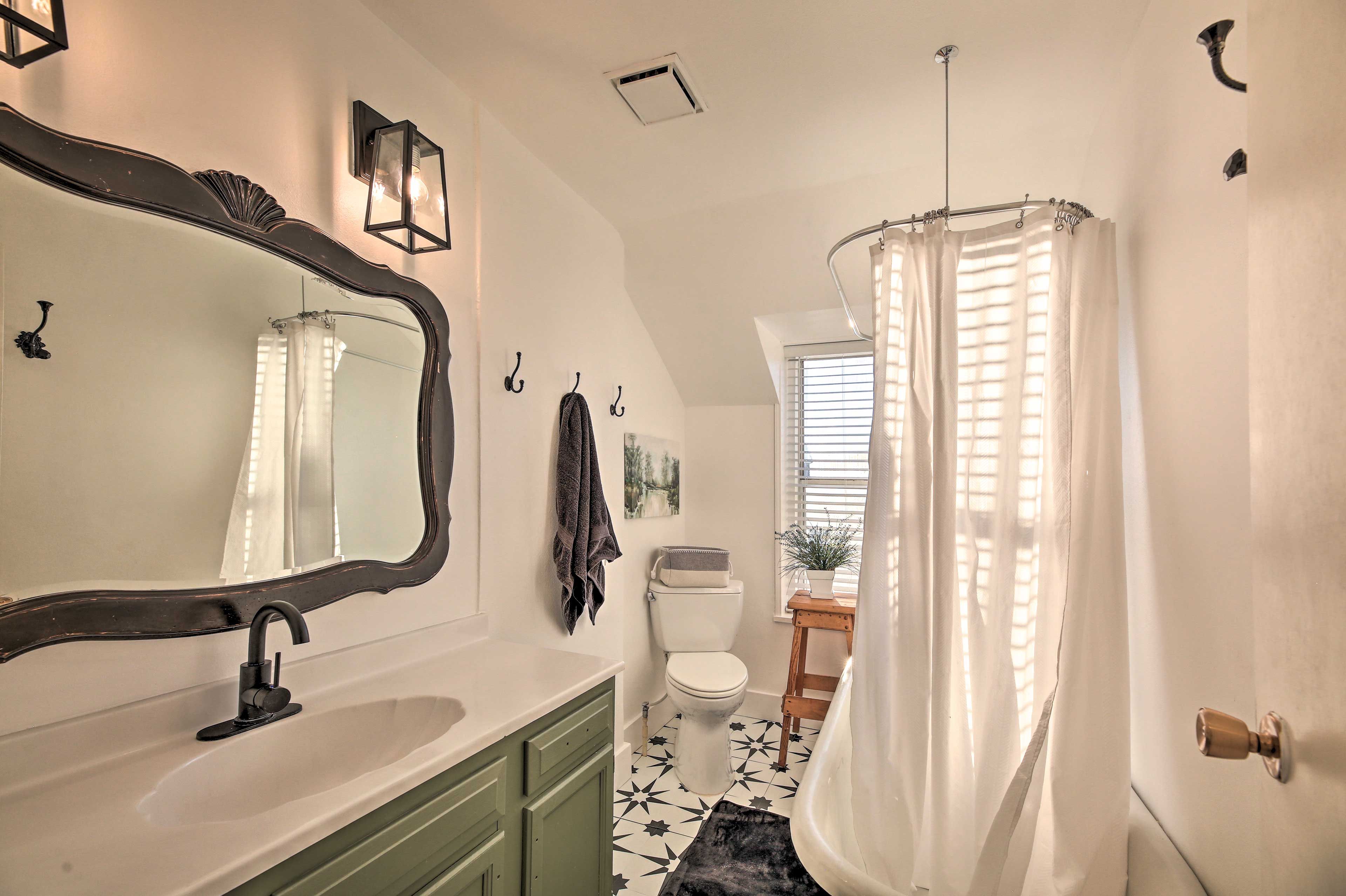 Full Bathroom