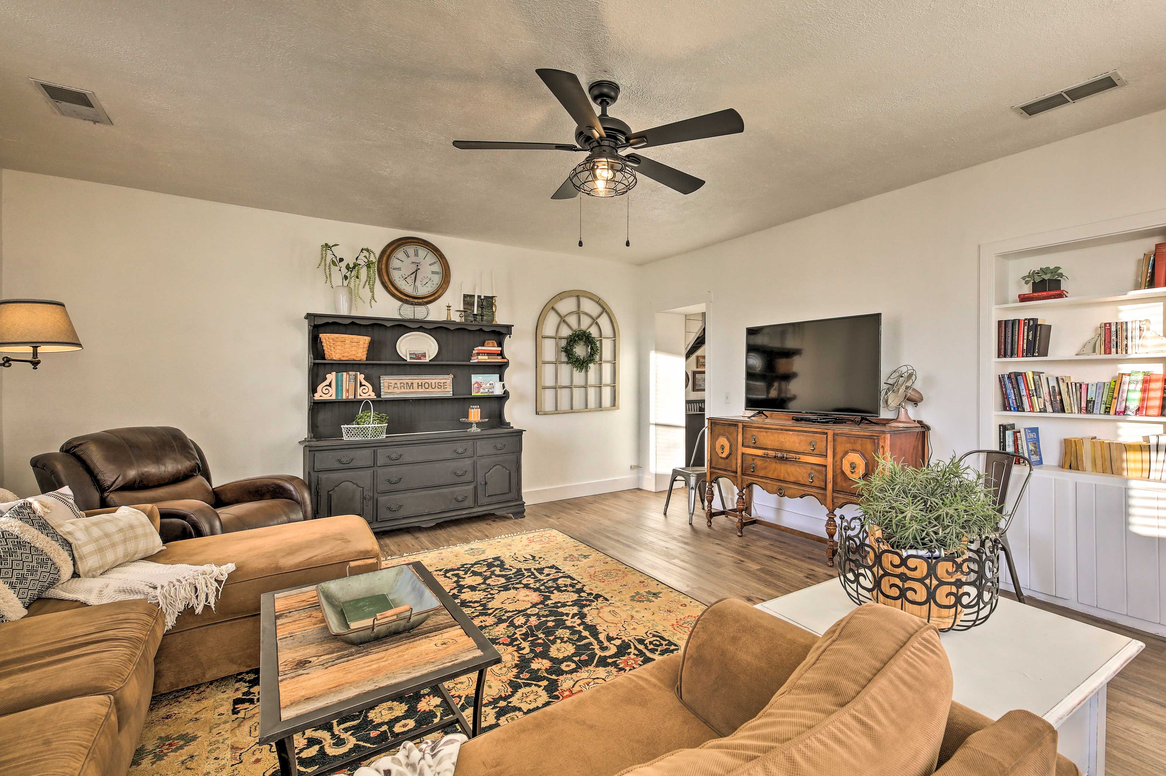 Family Room | Smart TV