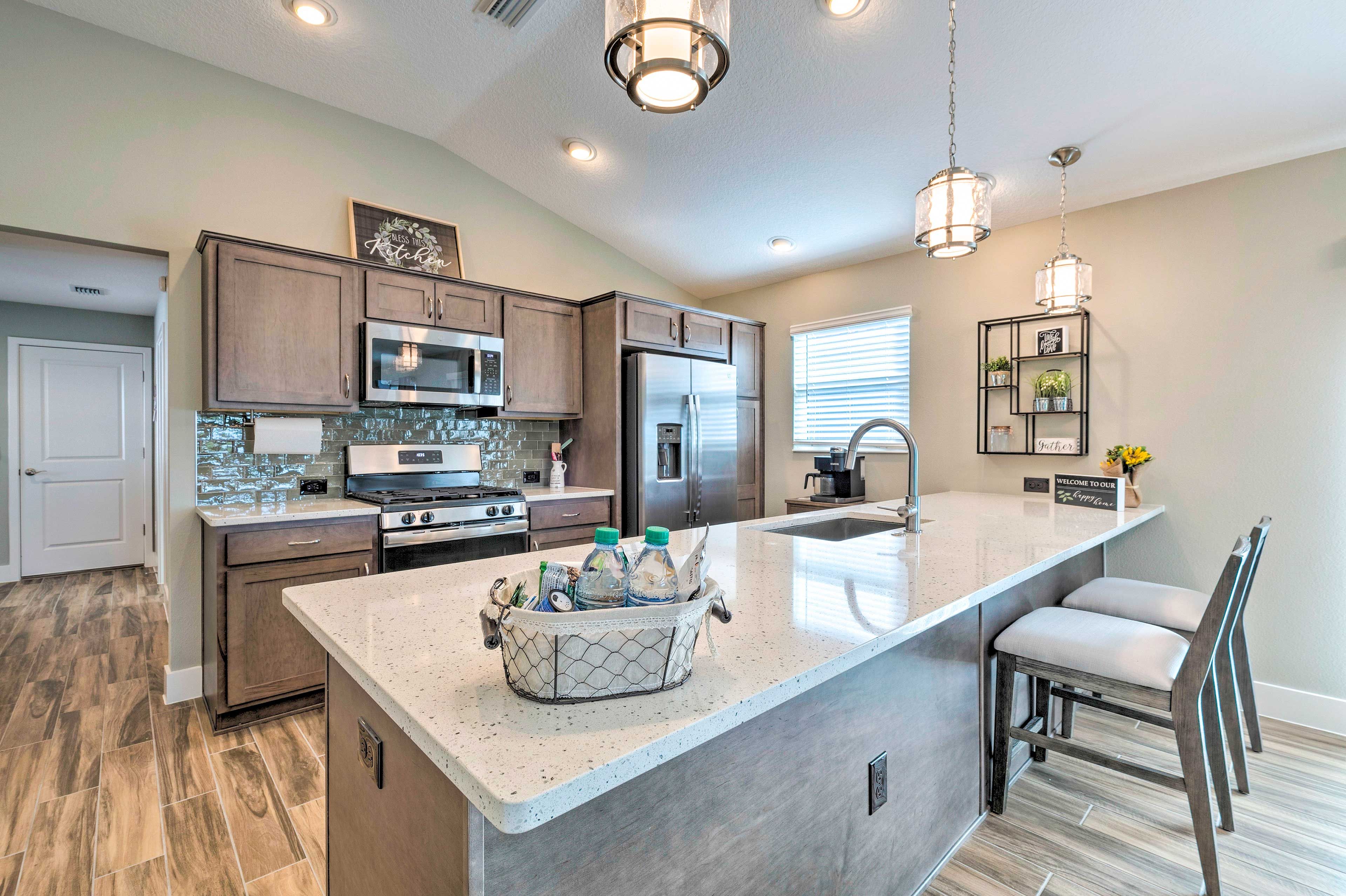 Fully Equipped Kitchen | Spices | Crock-Pot | Blender