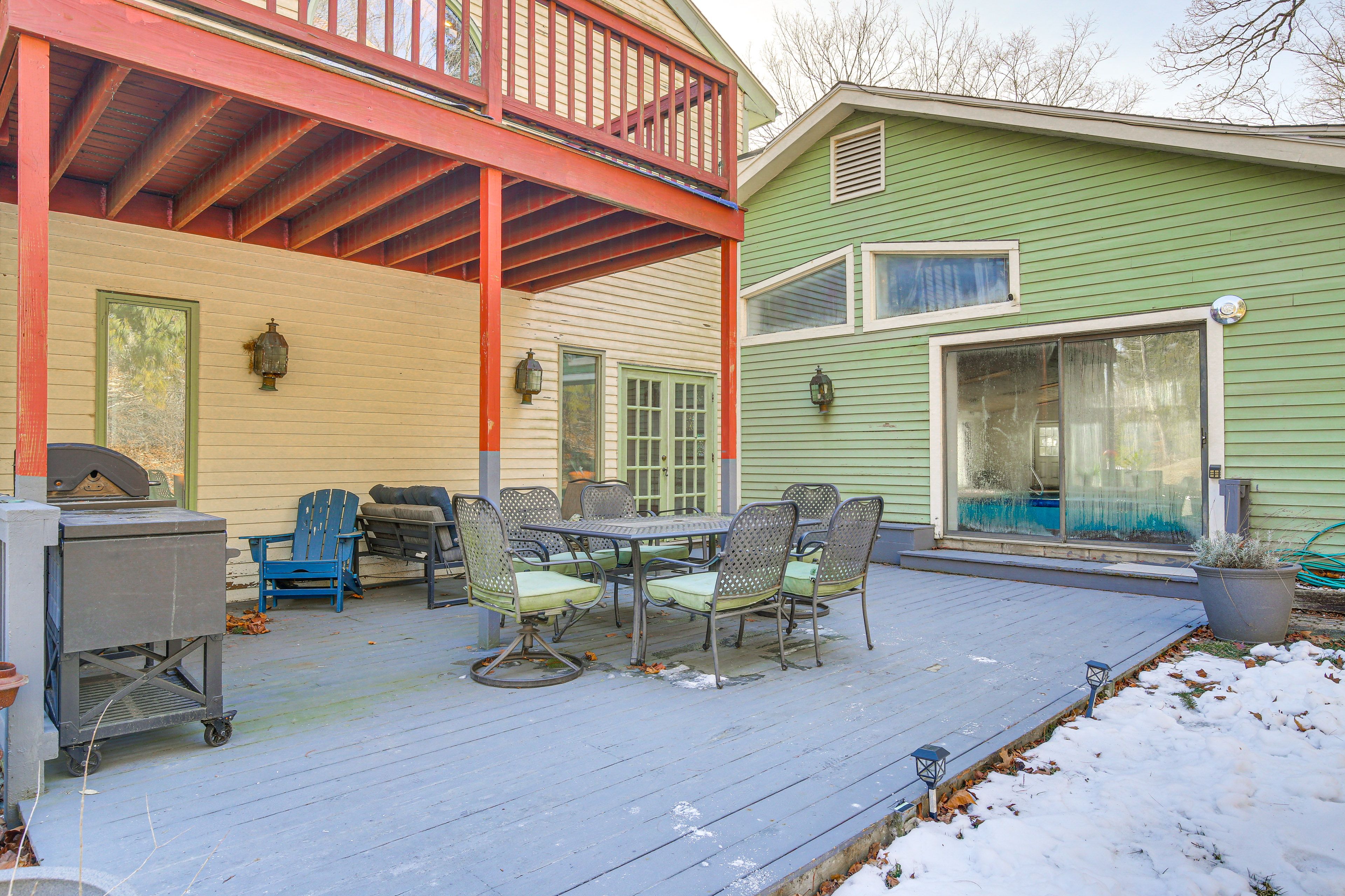 Private Deck | Gas Grill