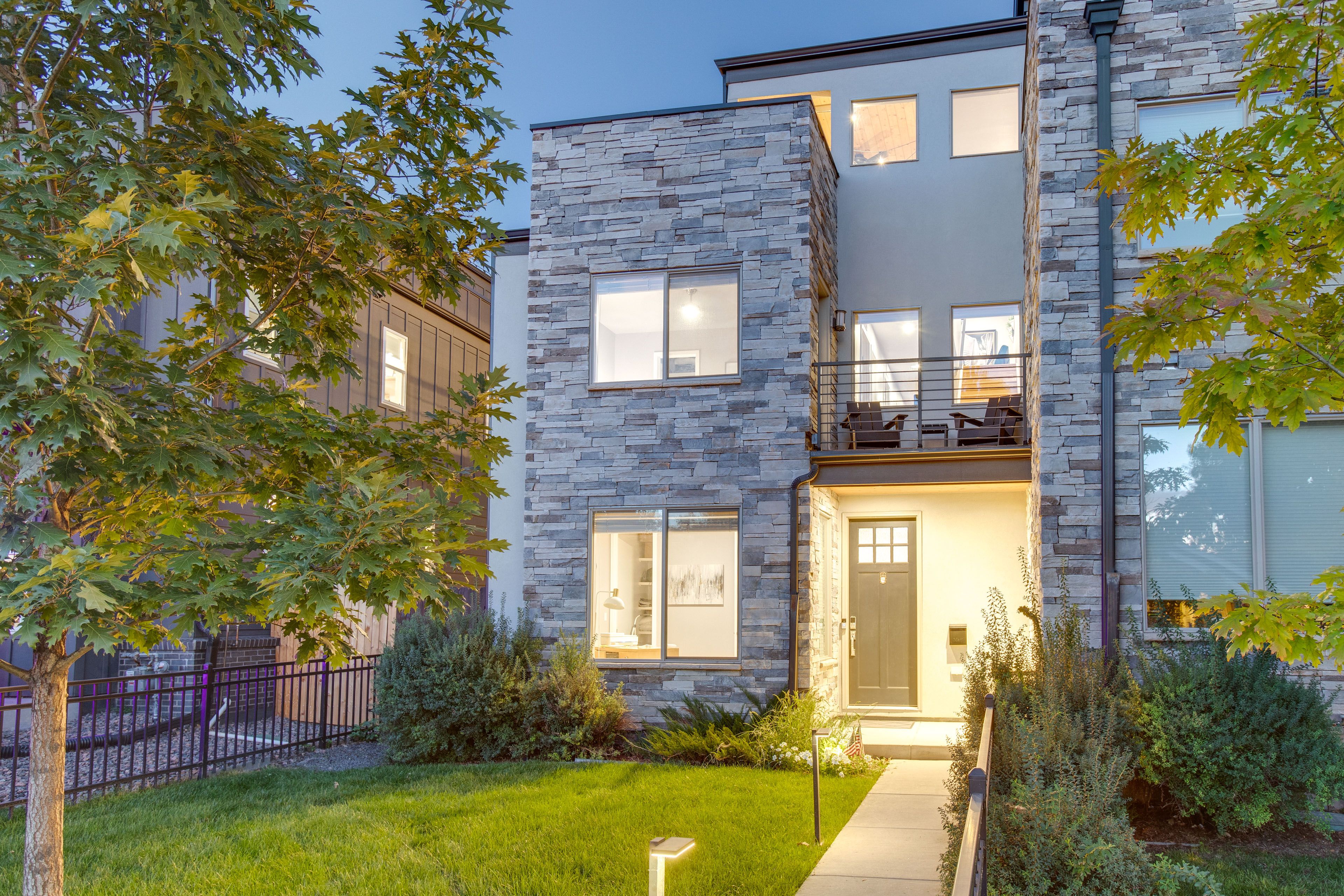 Exterior | Parking | Street Parking (2 Vehicles, First-Come, First-Served)