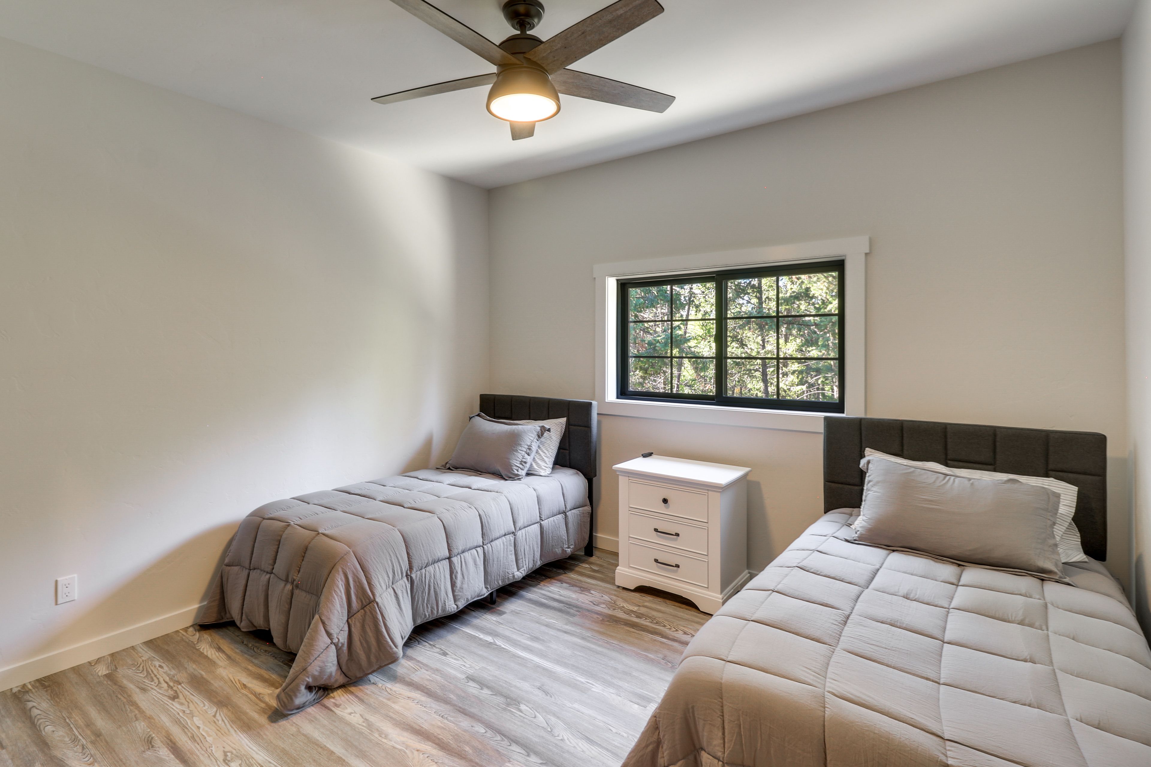 Bedroom 2 | 2 Twin Beds | 2nd Floor