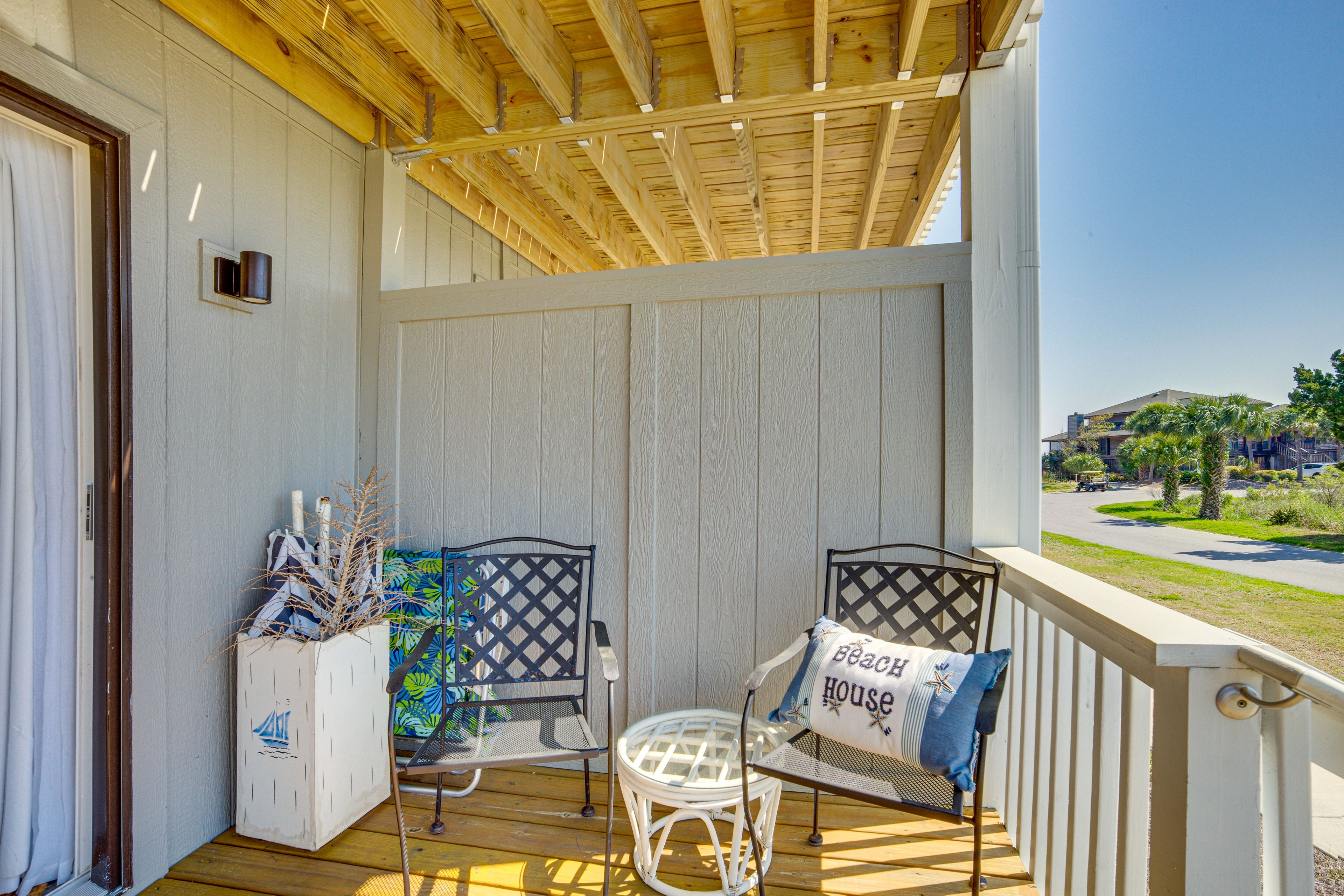 Deck | Charcoal Grill