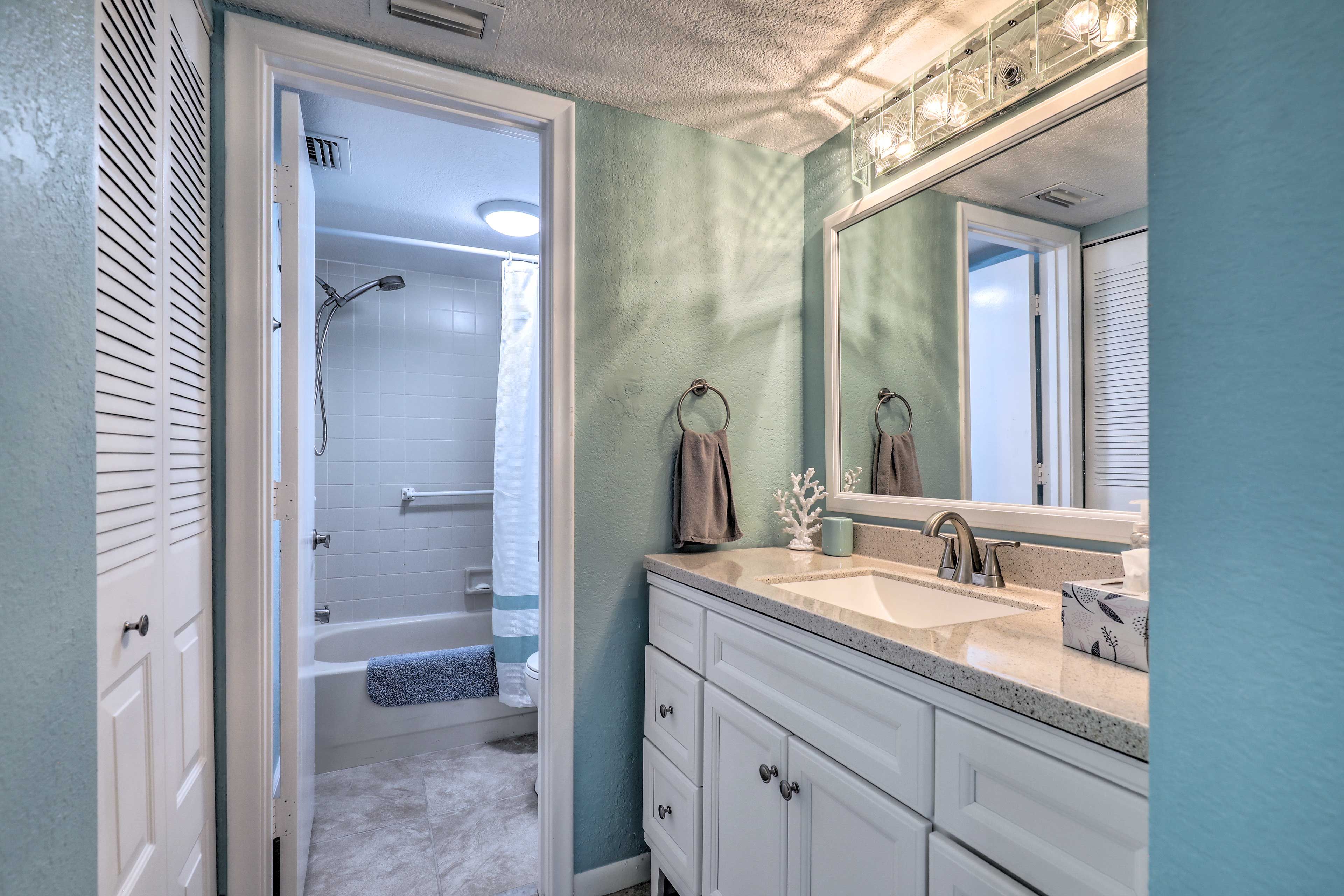 En-Suite Bathroom | Complimentary Toiletries | Hair Dryer