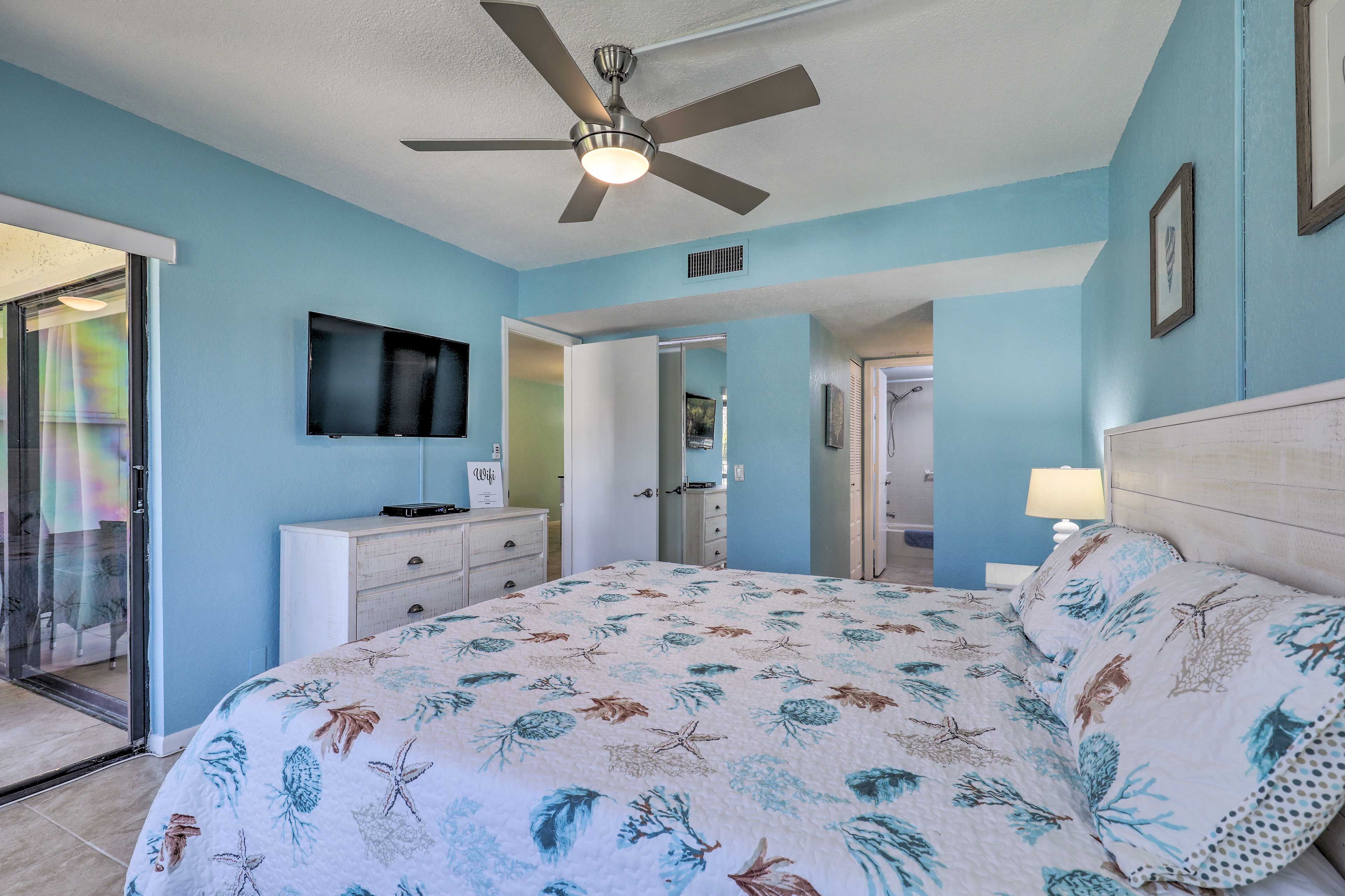 Bedroom | En-Suite Bathroom