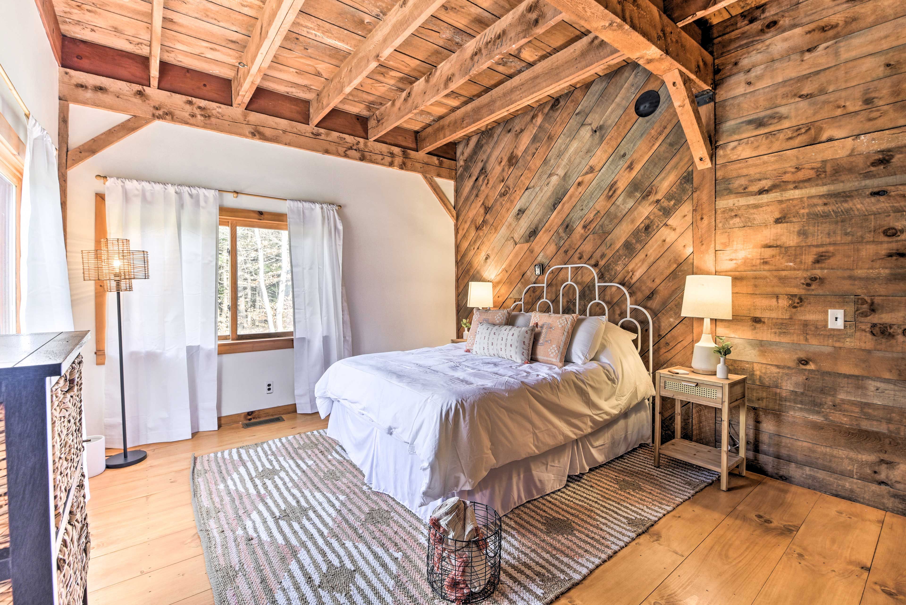 Bedroom 2 | Queen Bed
