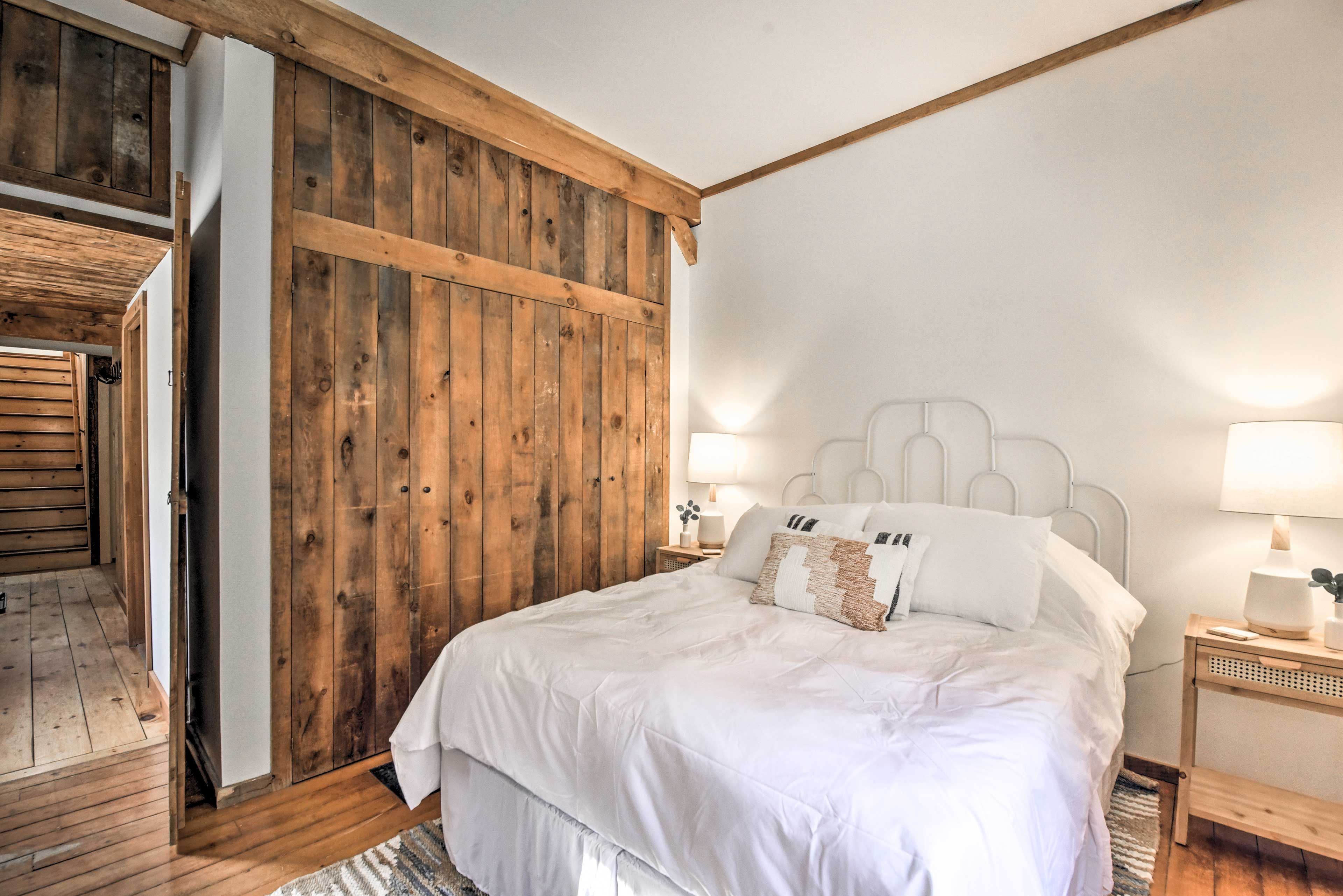 Bedroom 3 | Queen Bed