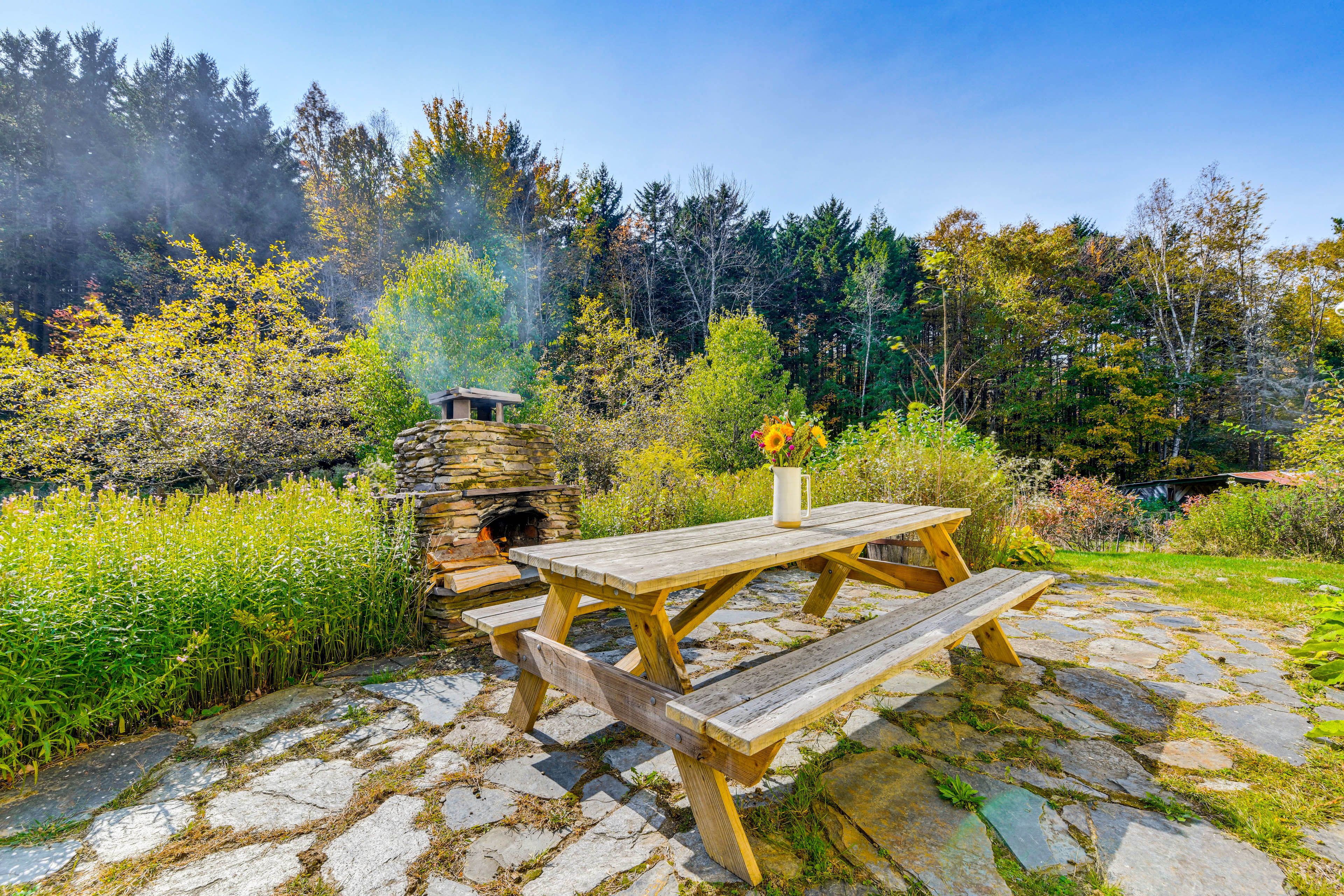 Private Patio | Fire Pit | Grill