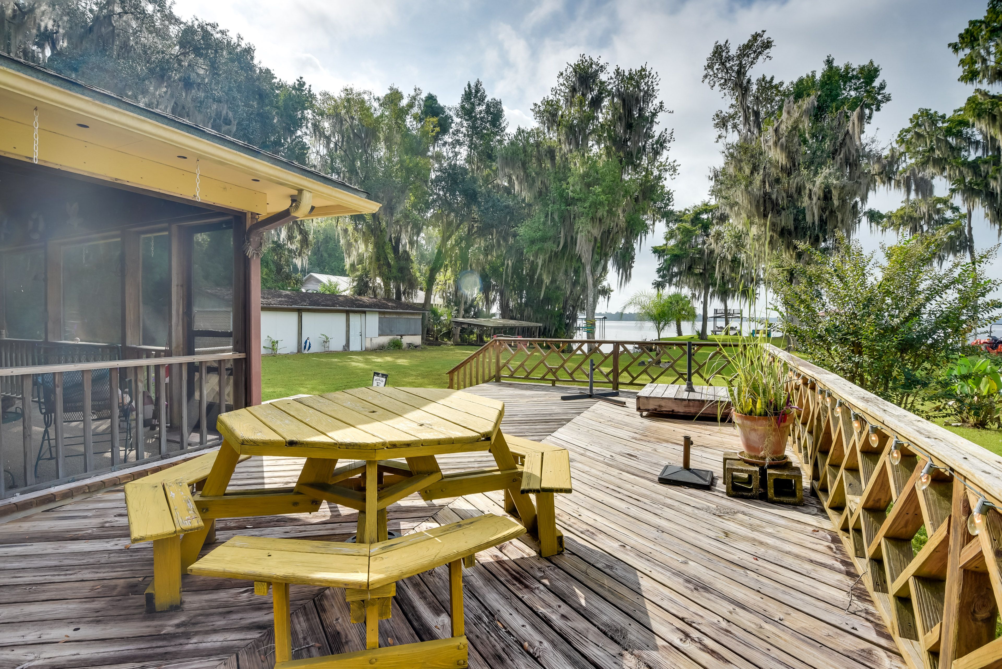 Private Deck