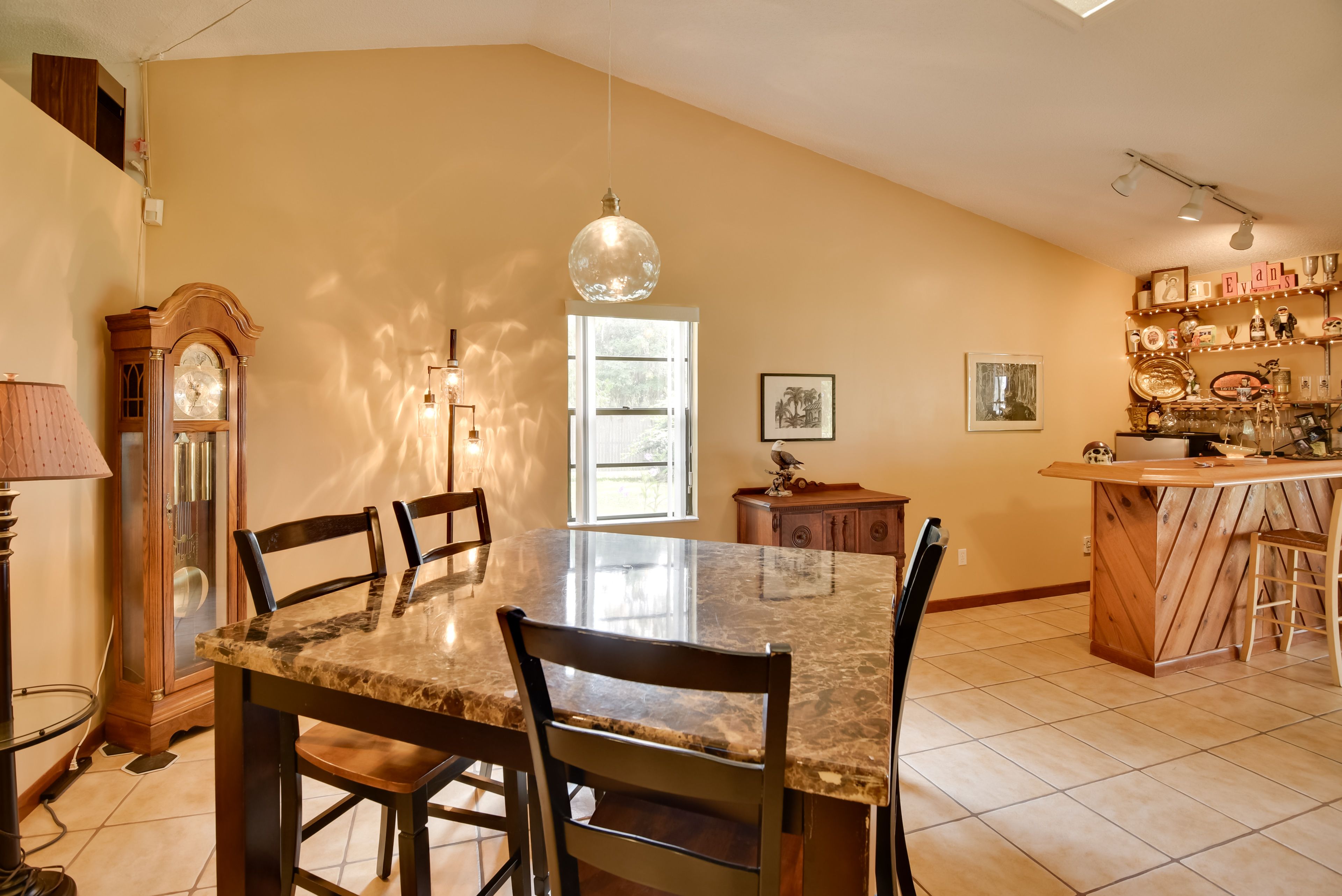Dining Area | Dishes & Flatware Provided