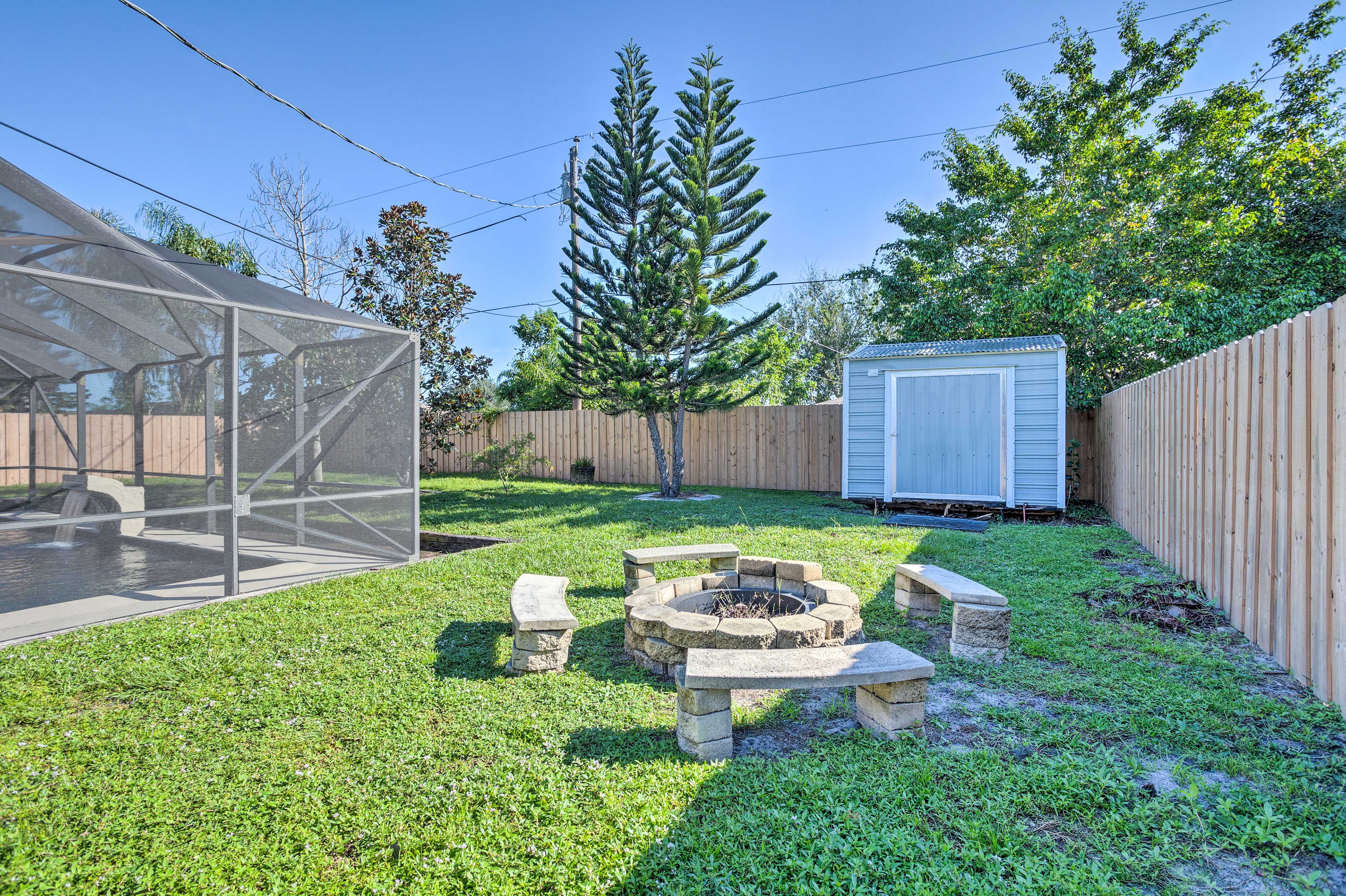 Private Yard | Fire Pit