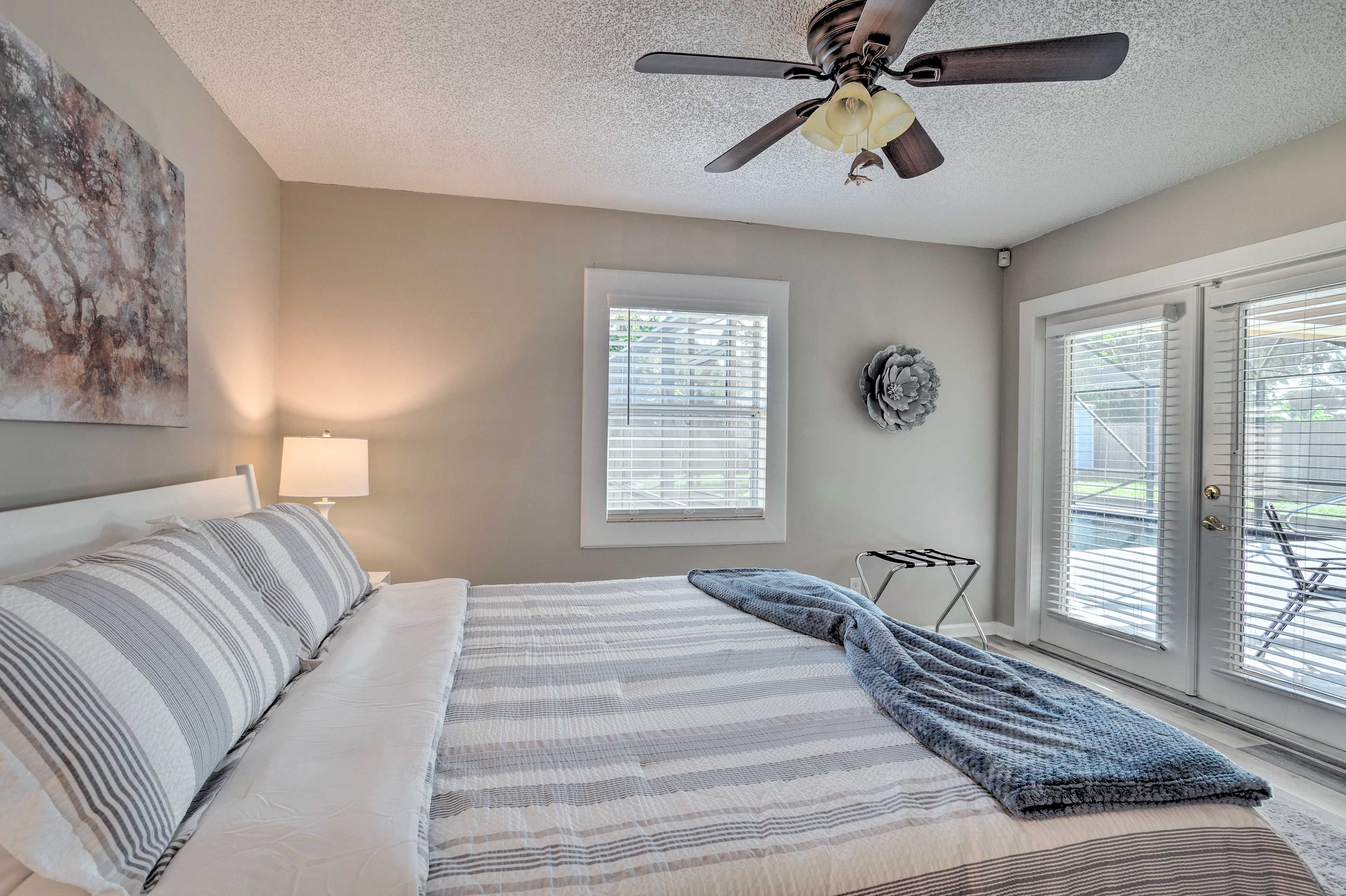 Bedroom 1 | King Bed