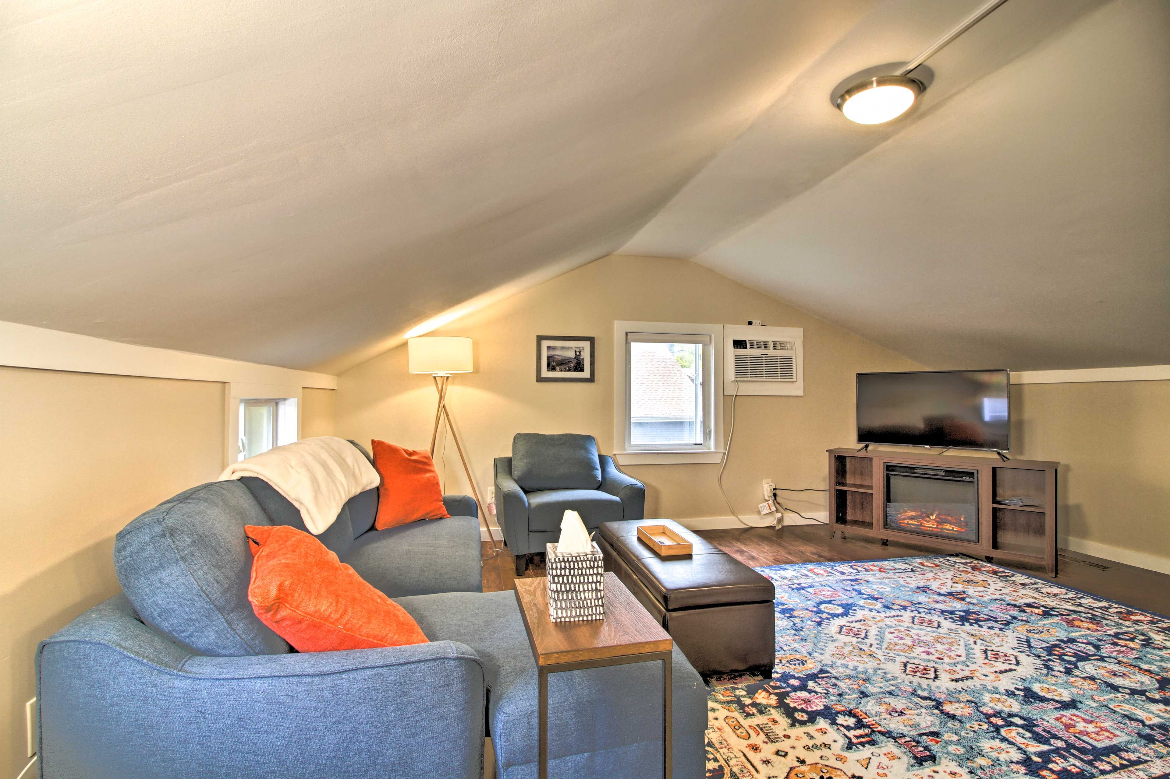 Living Room | Fireplace