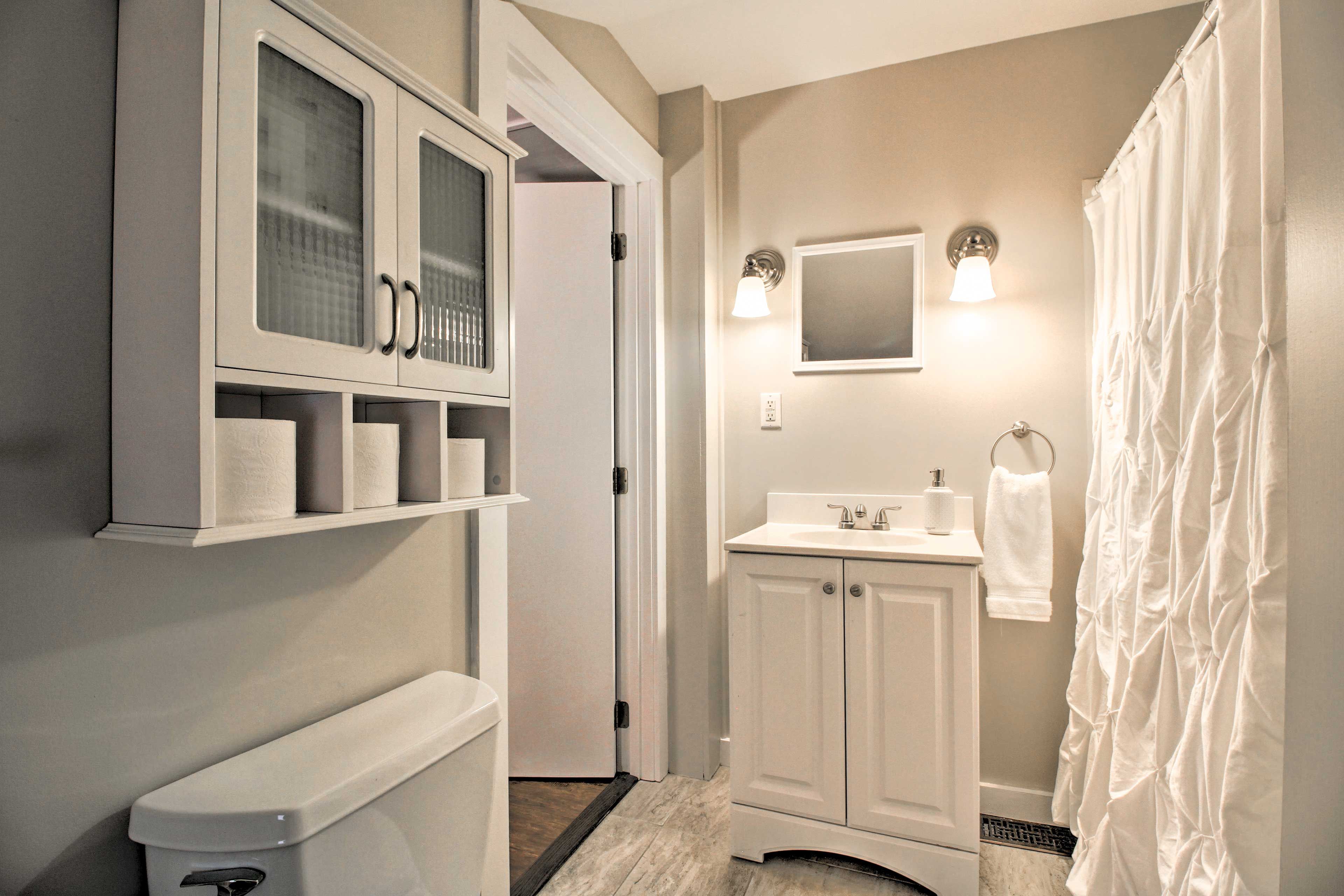 Full Bathroom