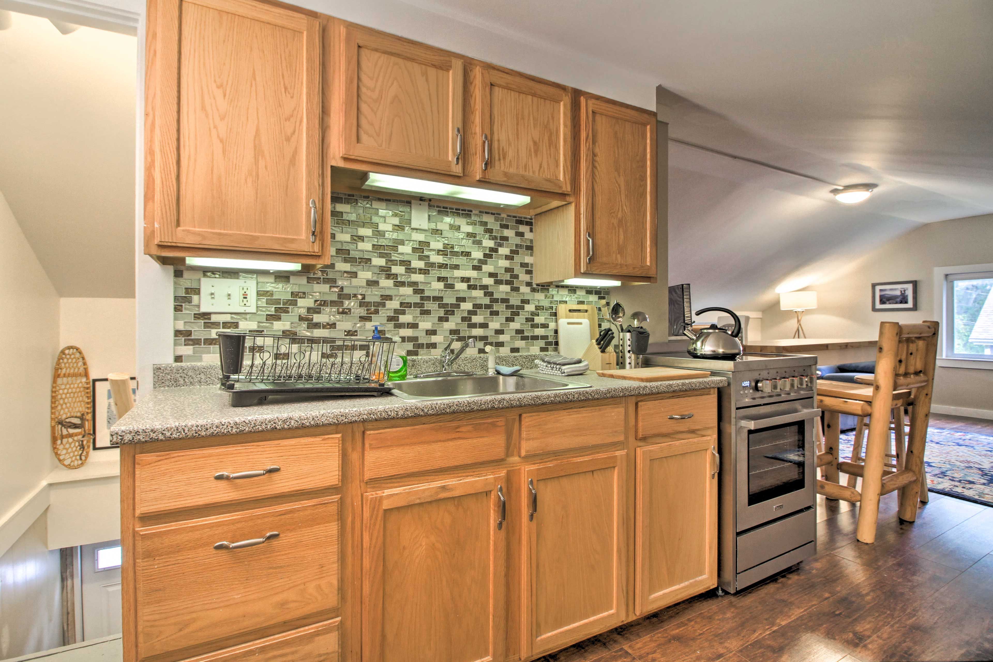 Kitchenette | Well-Equipped