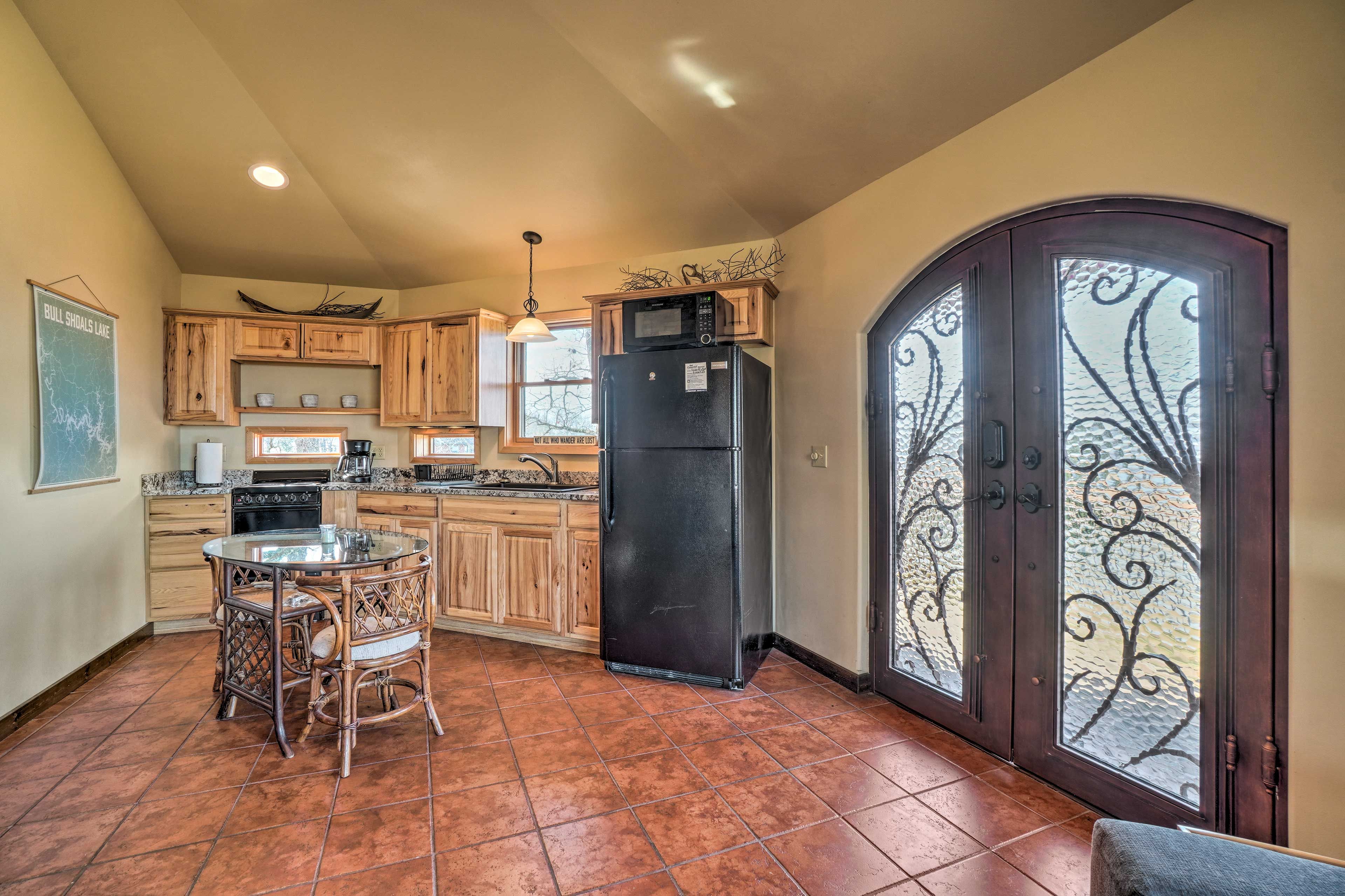 Well-Equipped Kitchen | Pots & Pans