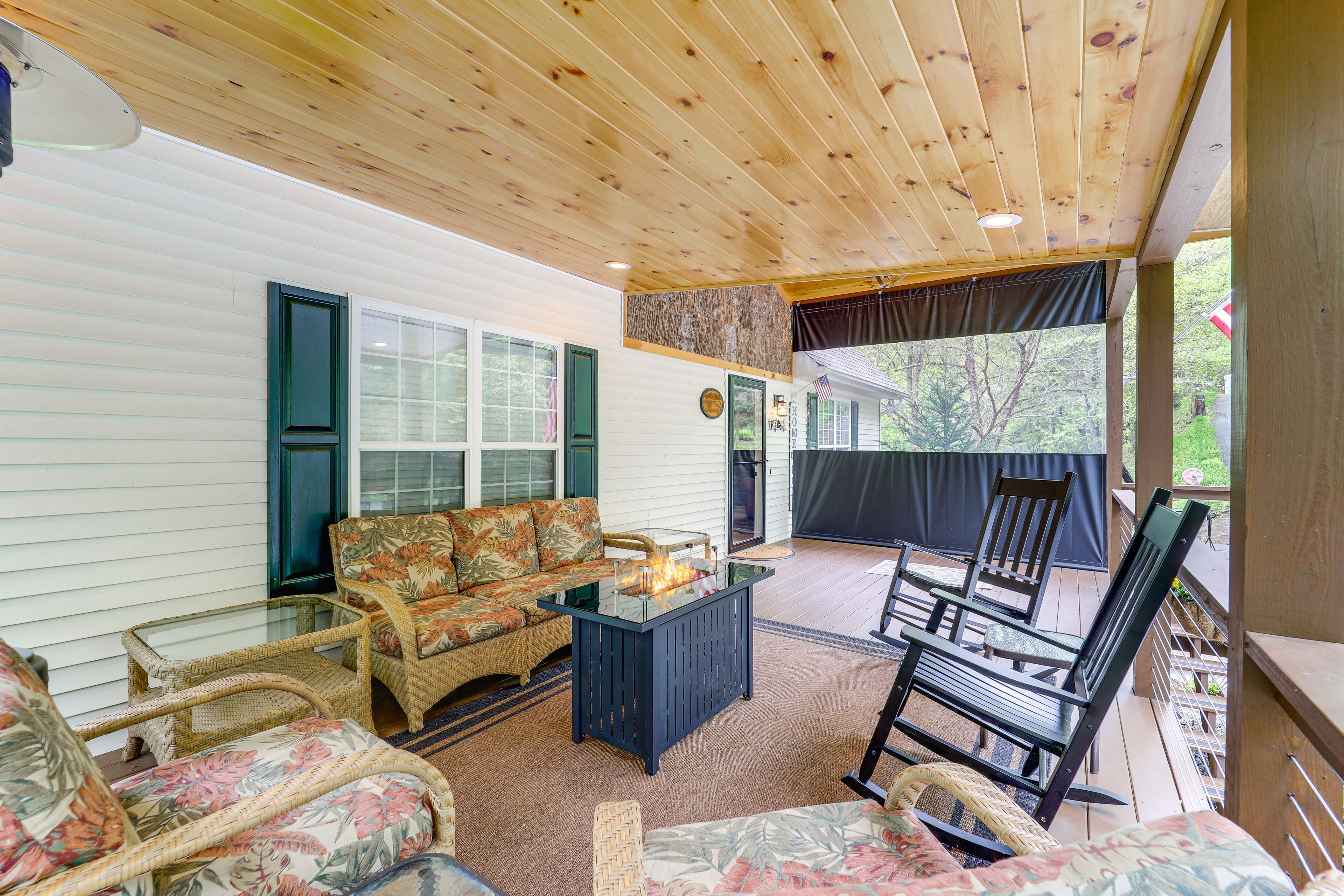 Newland Vacation Rental | 5BR | 4BA | 2,800 Sq Ft | Stairs Required