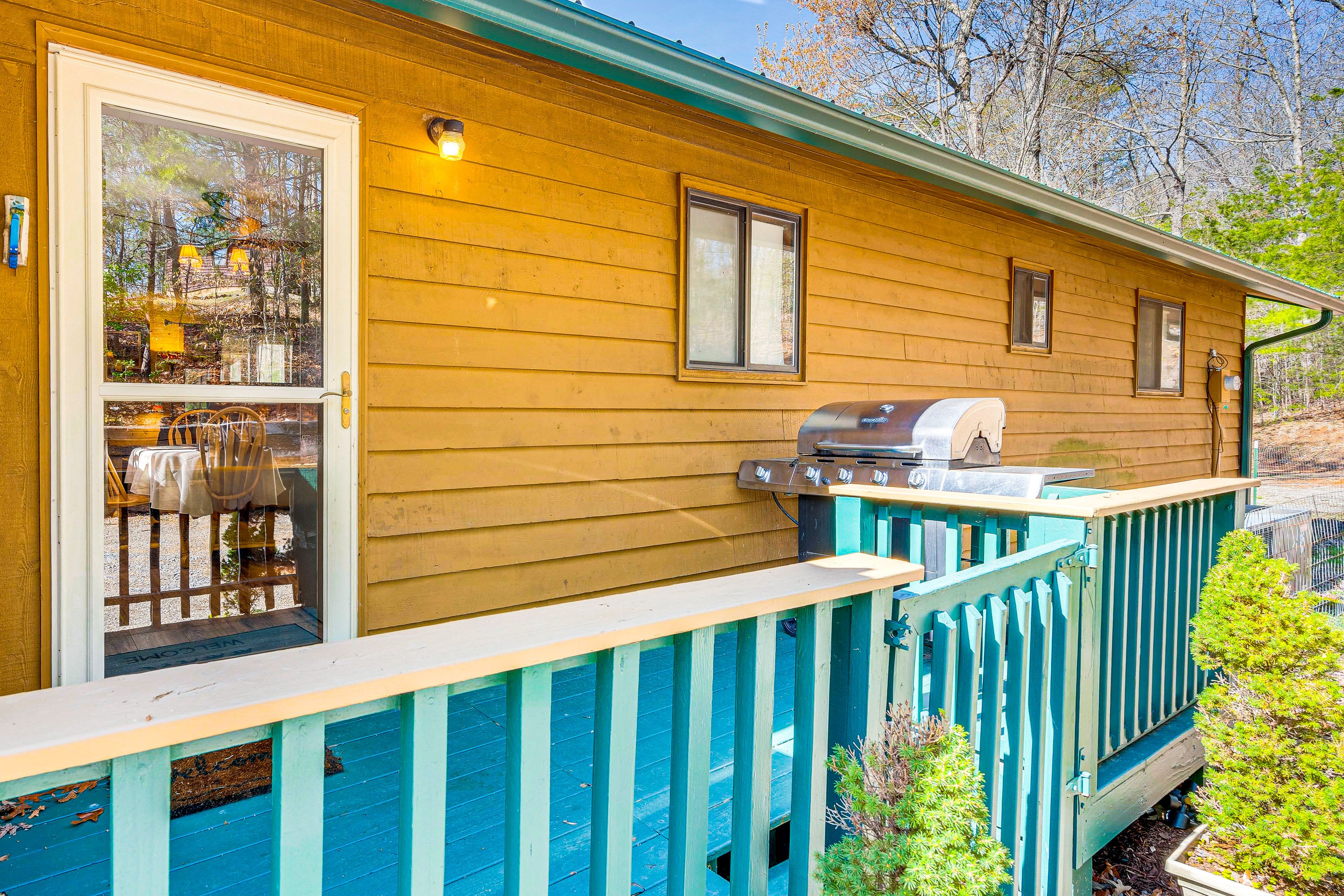 Private Deck | Gas Grill